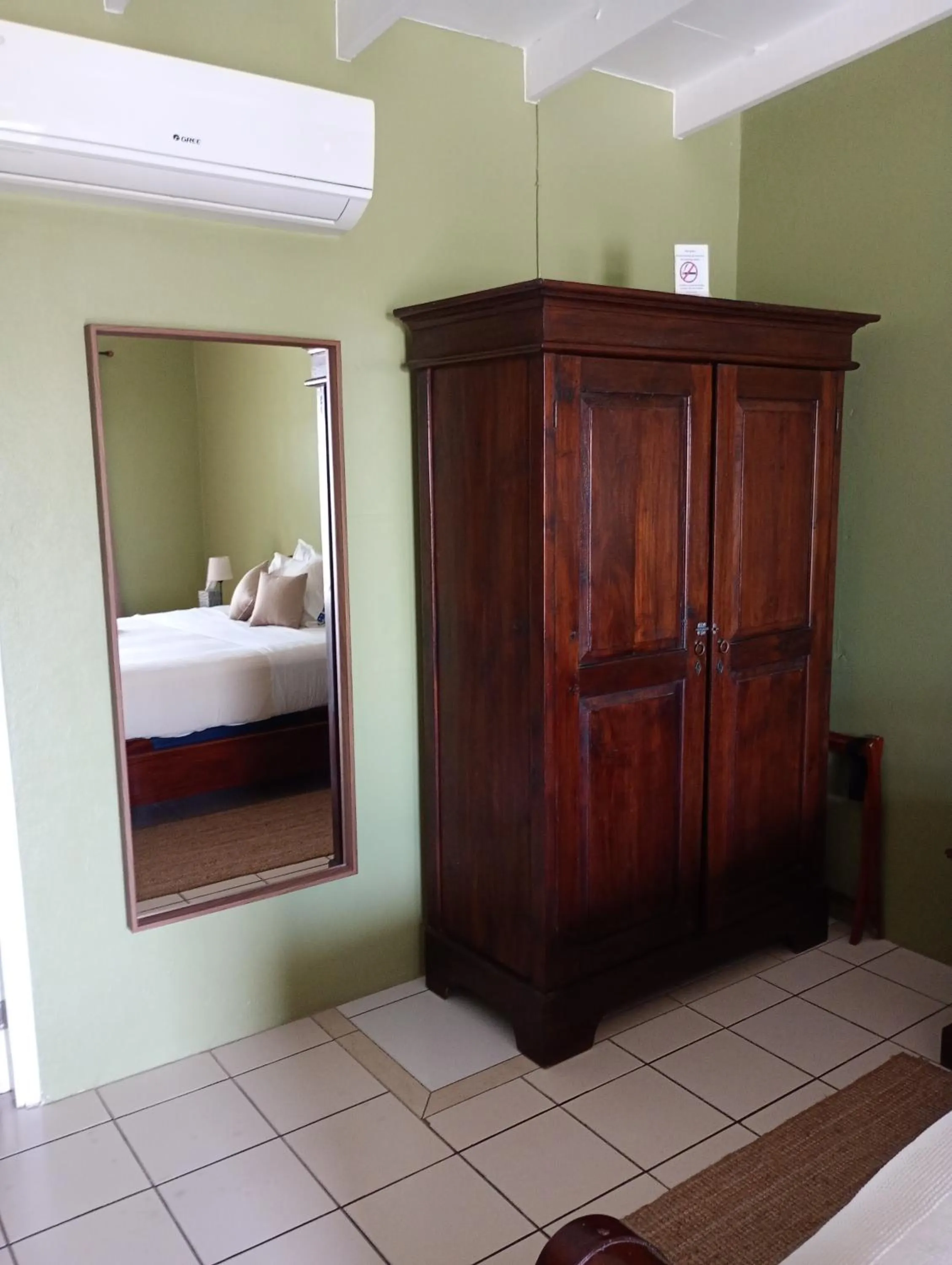Decorative detail, Bed in The Old Gin House