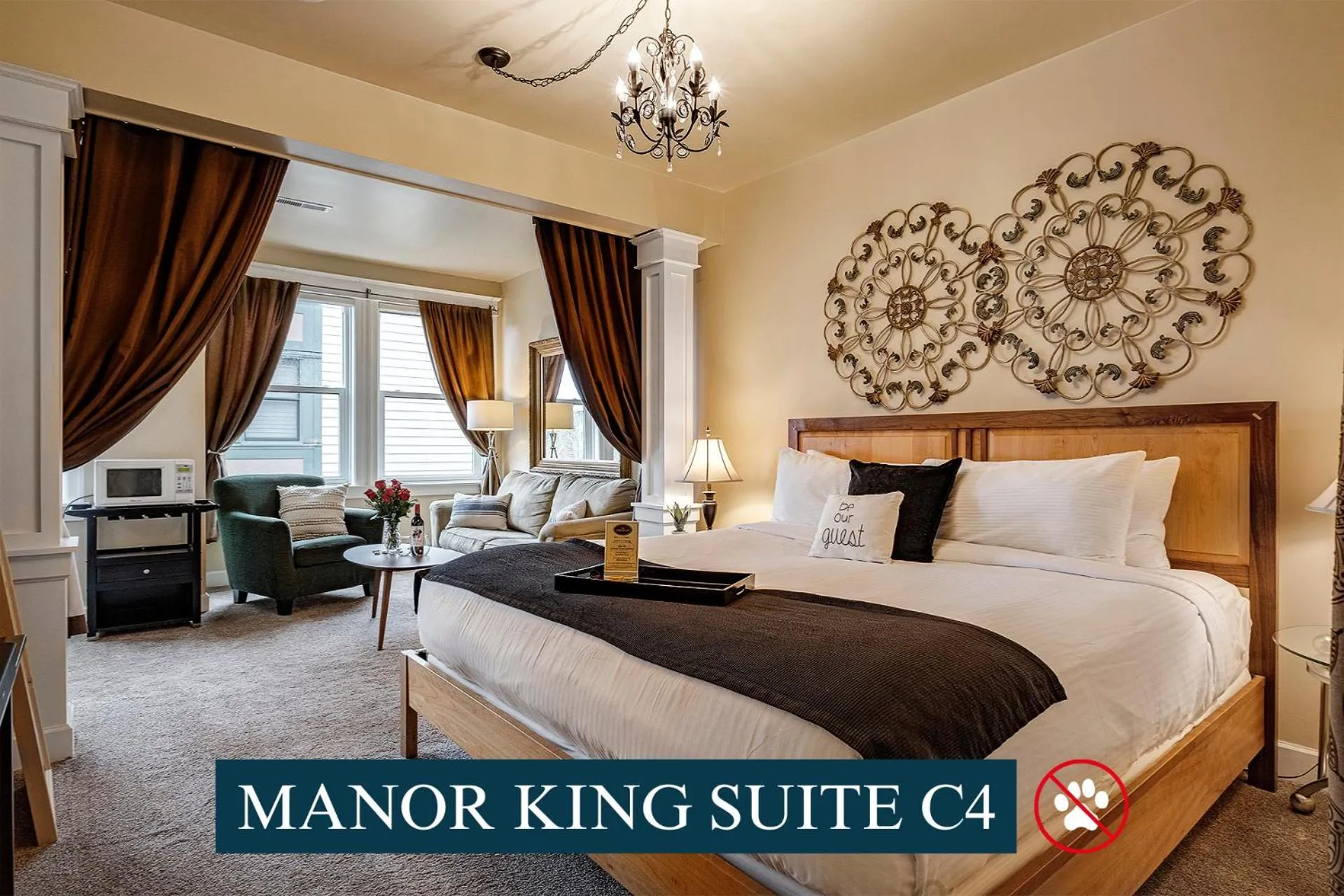 Photo of the whole room, Bed in The Orenco Station Hotel