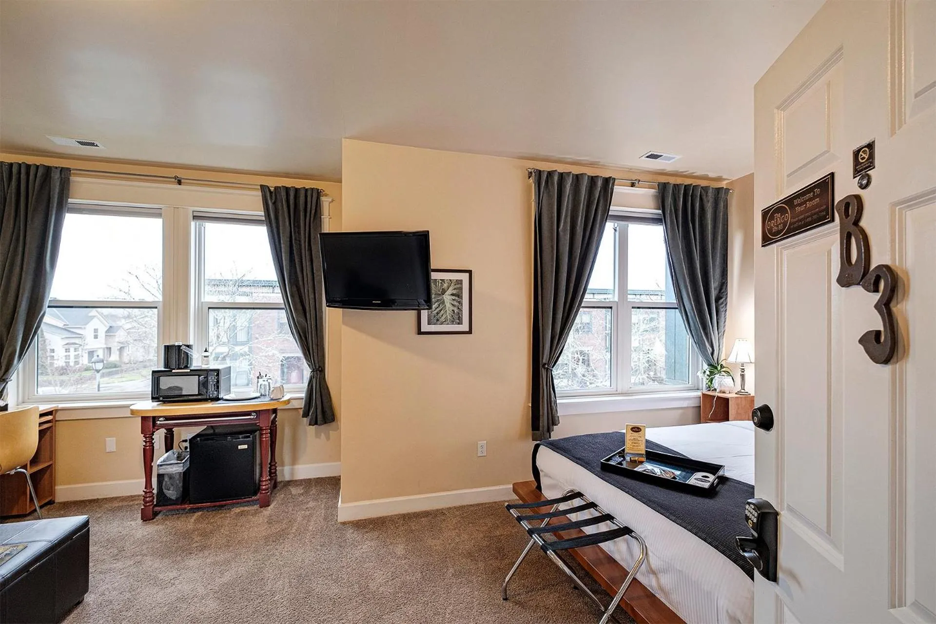 Living room, Bed in The Orenco Station Hotel