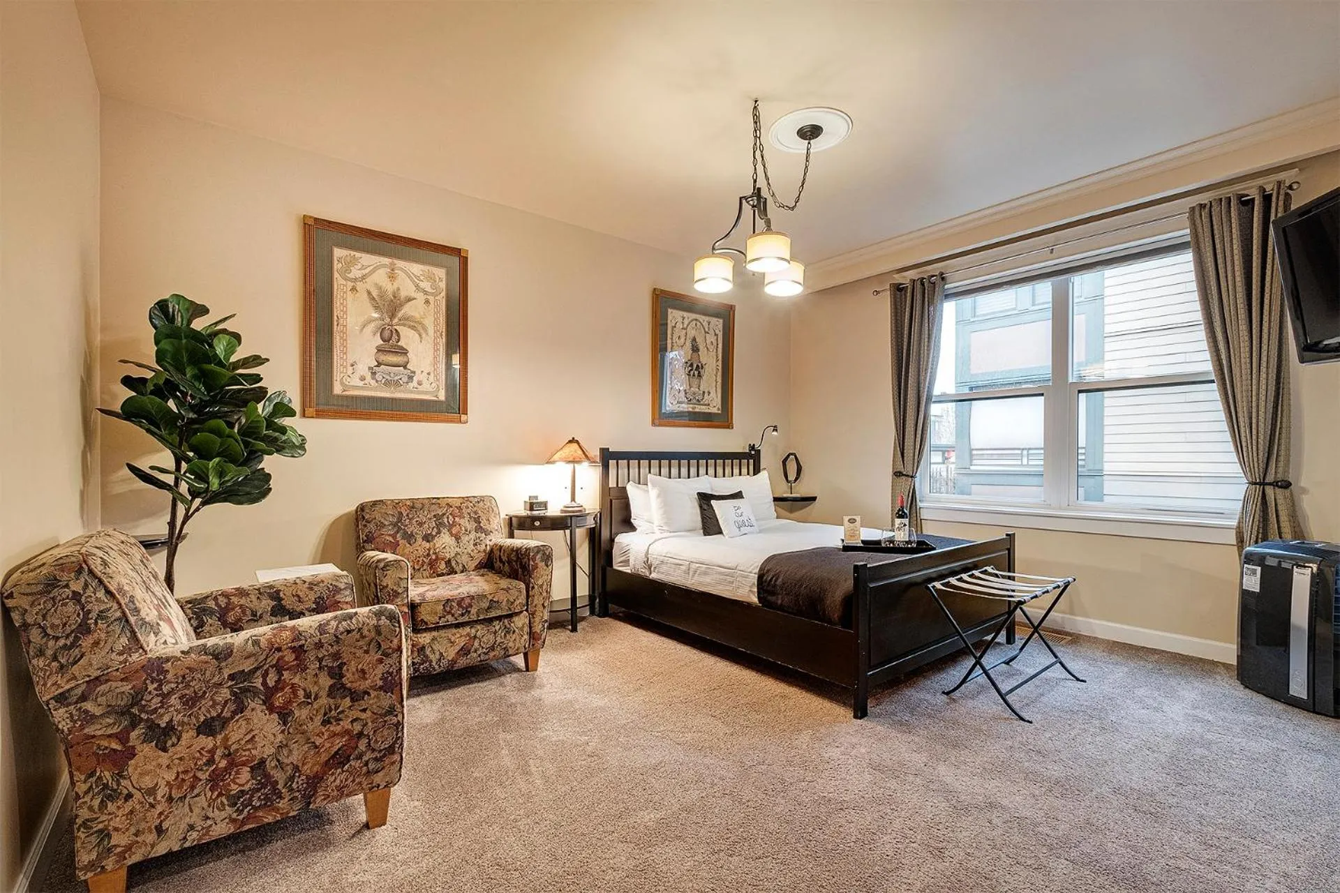 Bed in The Orenco Station Hotel