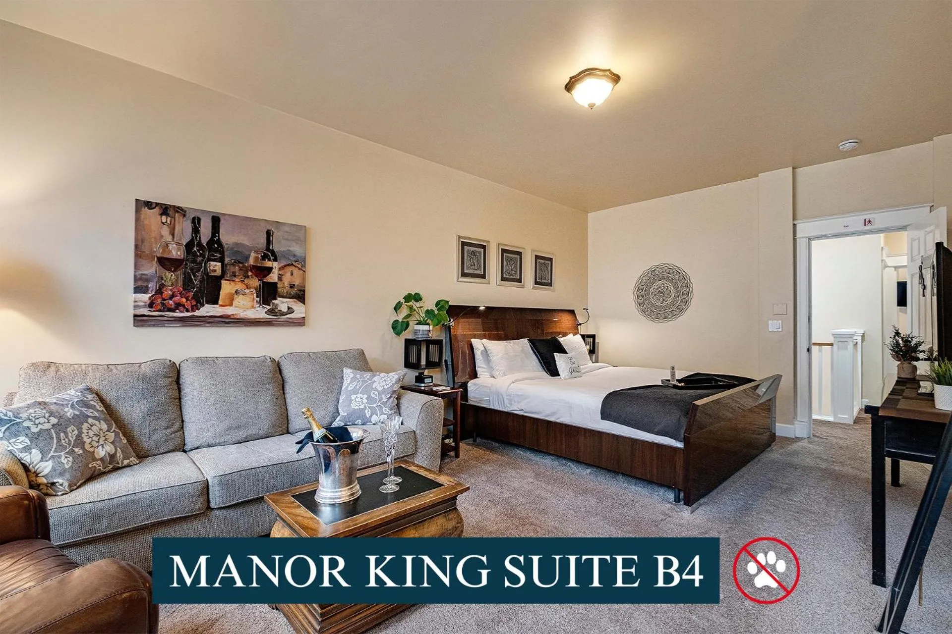 Photo of the whole room, Bed in The Orenco Station Hotel