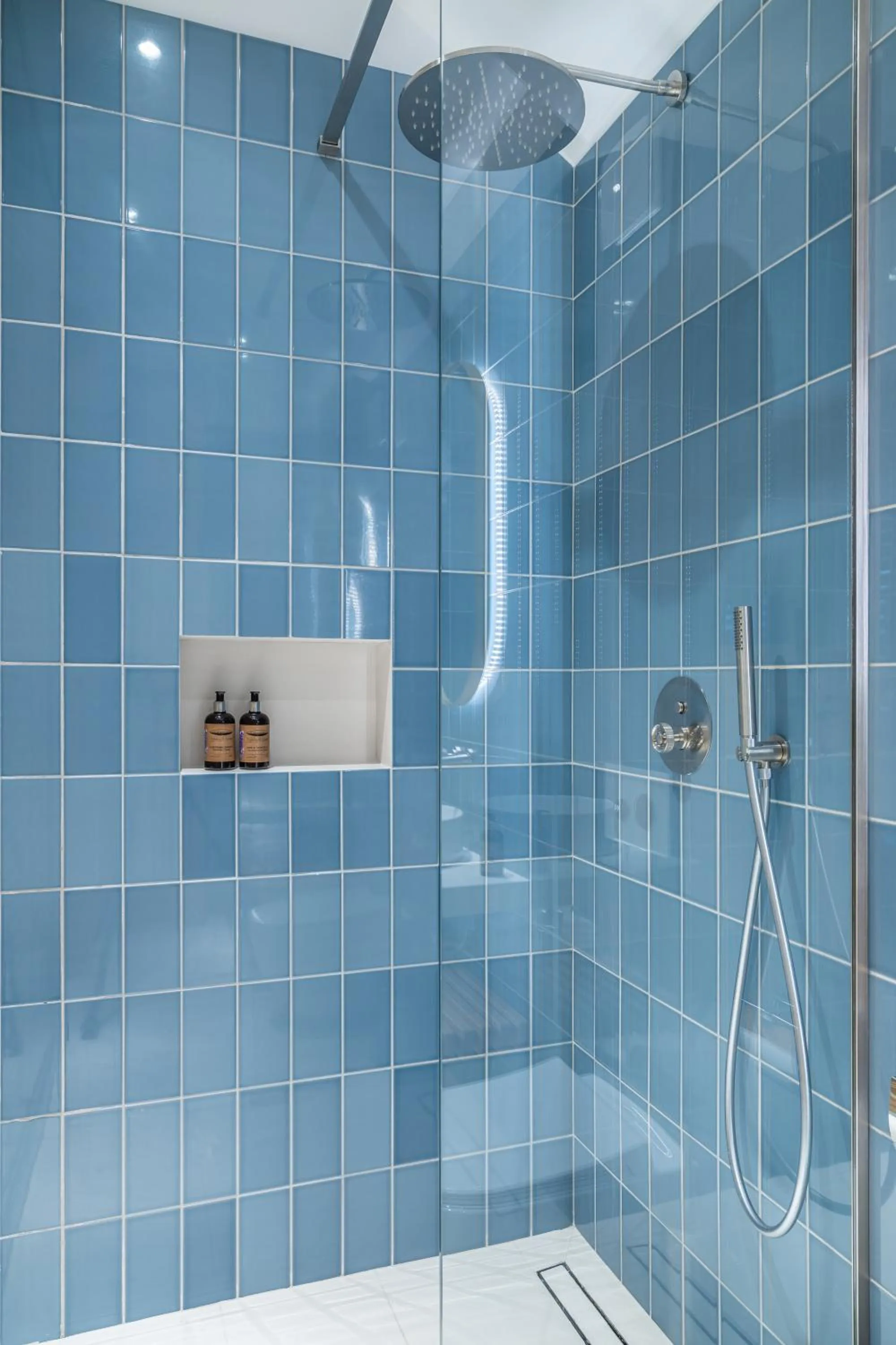 Shower in ROSETTI Hotel