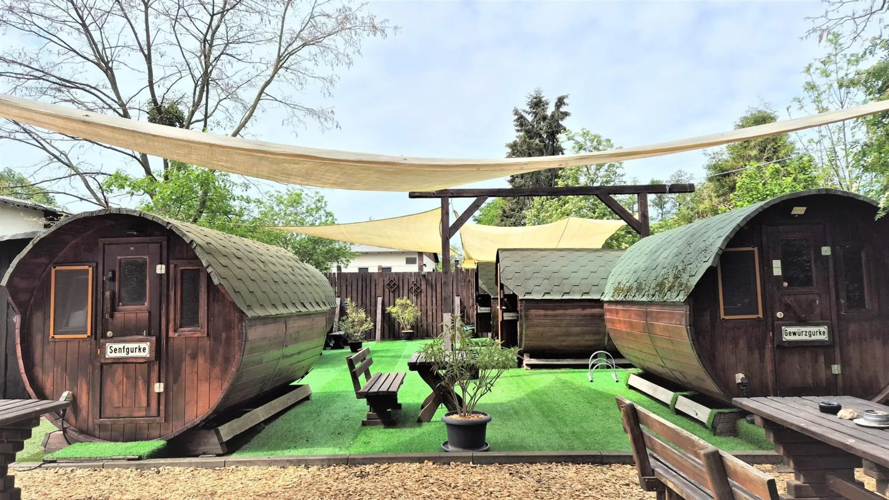 Mini Hotel Übernachten Im Gurkenfass Mini Hotel Übernachten Im Gurkenfass