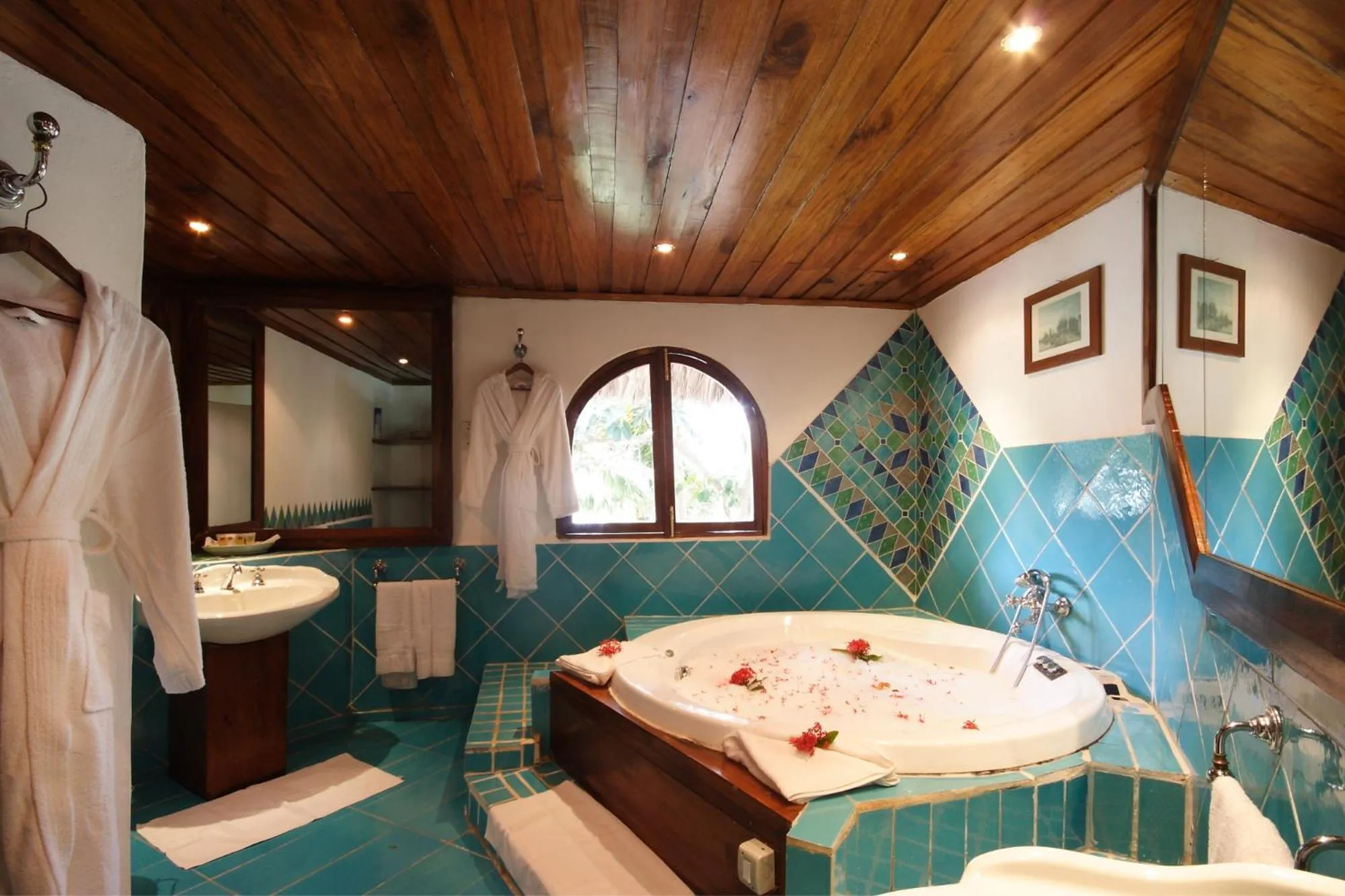 Hot Tub in Chauve Souris Relais