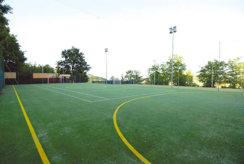 Tennis court in La Valle Dei Caprioli Village Bungalow Park - Freelandia Azienda Agricola
