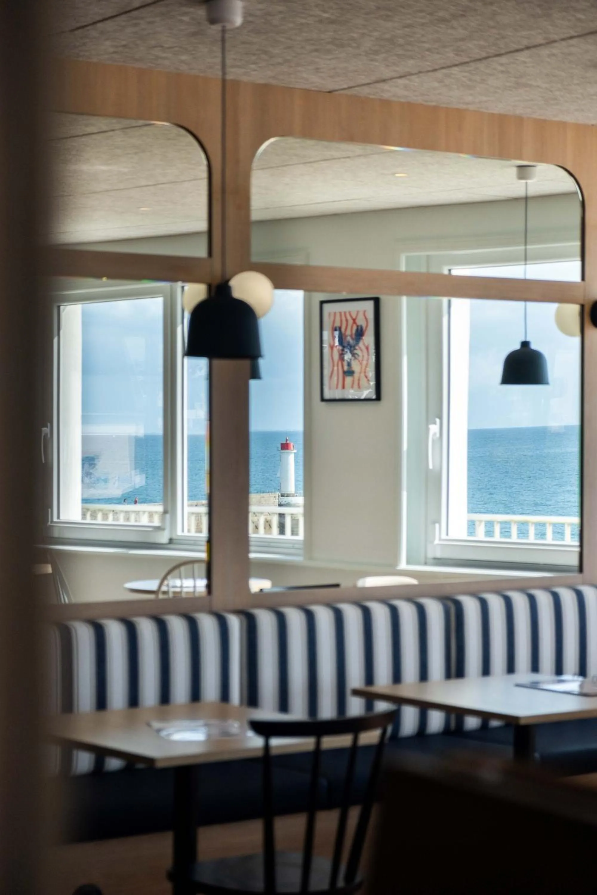 Restaurant/places to eat in Ty Ys Hôtel