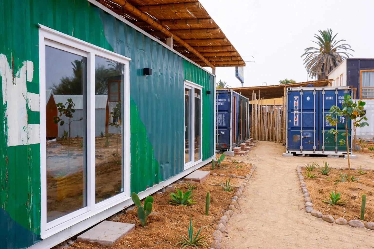 Property building in Viajero Paracas Hostel