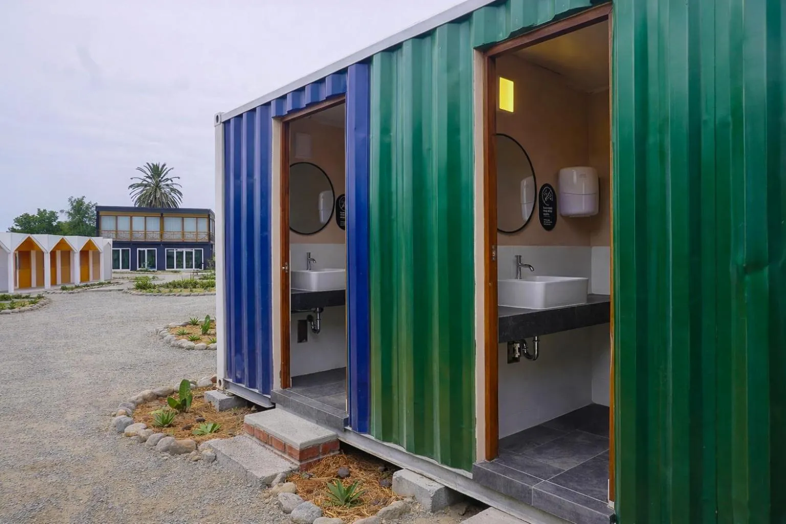 Property building in Viajero Paracas Hostel