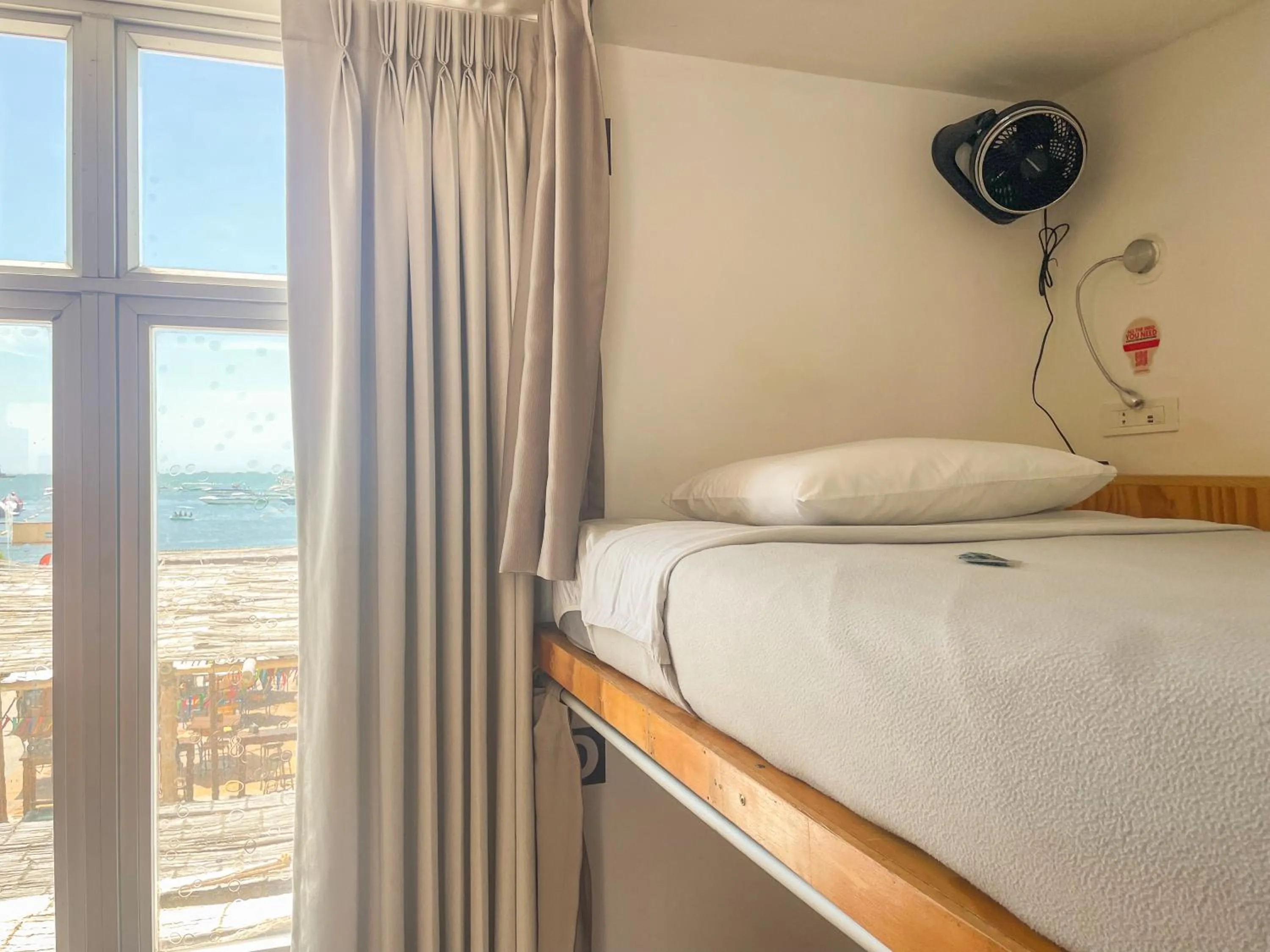 Bedroom, Bed in Viajero Paracas Hostel