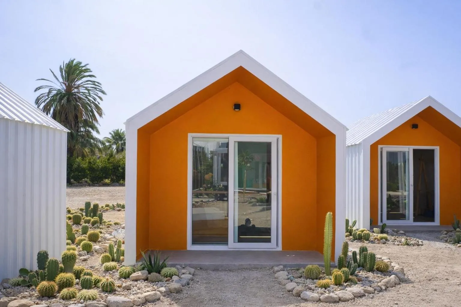 Property building in Viajero Paracas Hostel