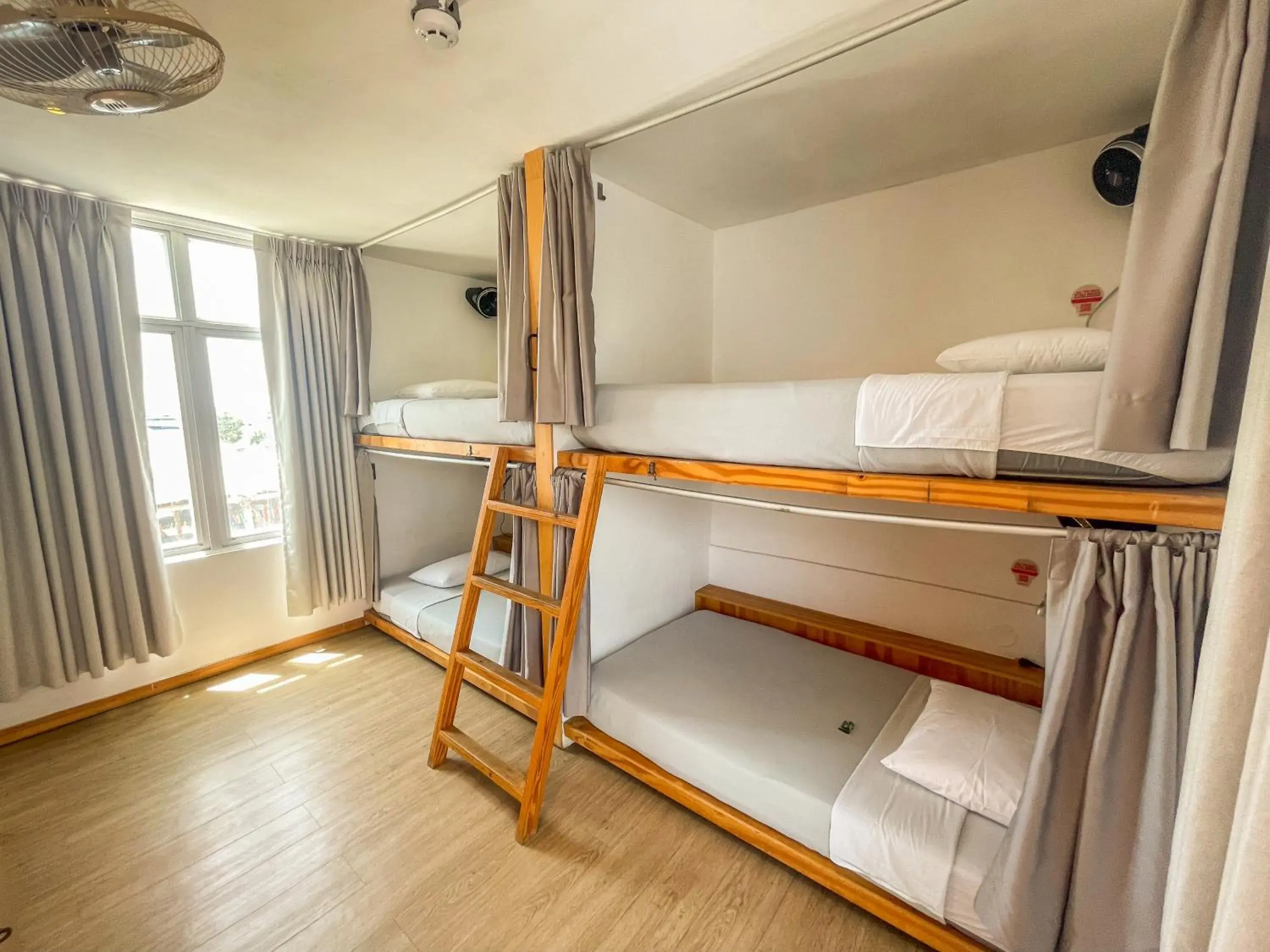Bed in 4-Bed Mixed Dormitory Room in Viajero Paracas Hostel Bed in 4-Bed Mixed Dormitory Room in Viajero Paracas Hostel