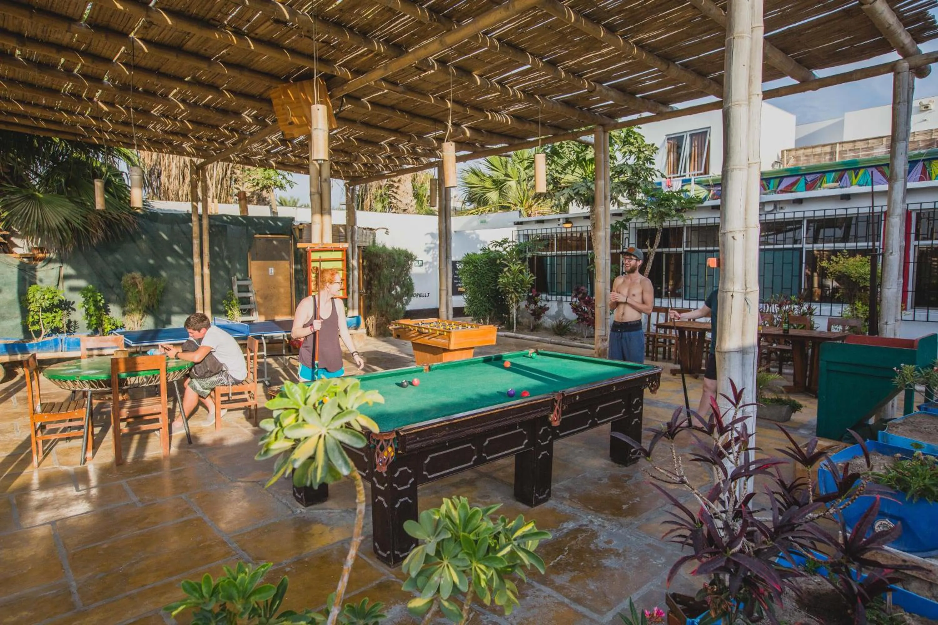 People in Viajero Paracas Hostel