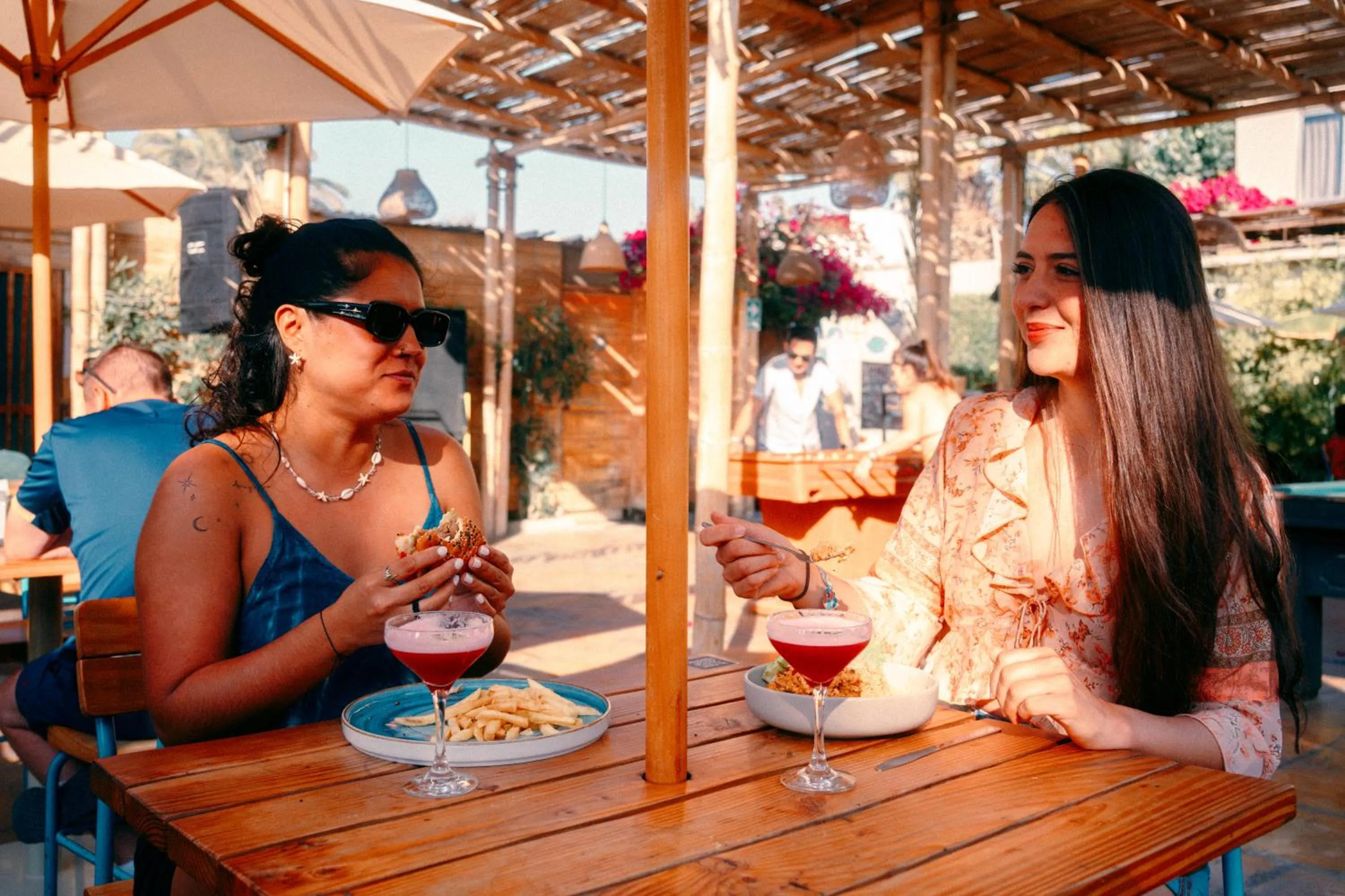 Restaurant/places to eat in Viajero Paracas Hostel