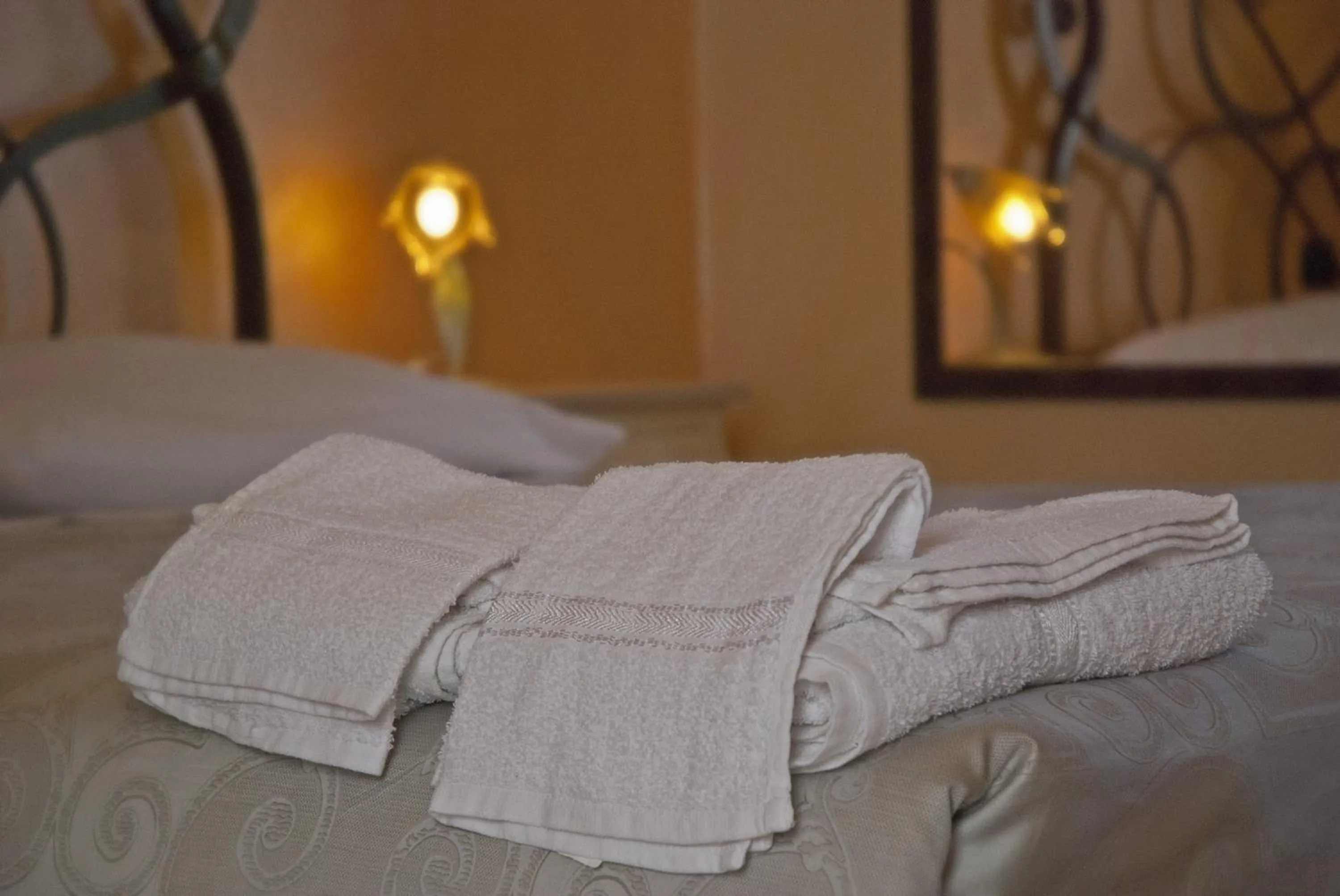 Decorative detail, Bed in Portola la vecchia dimora