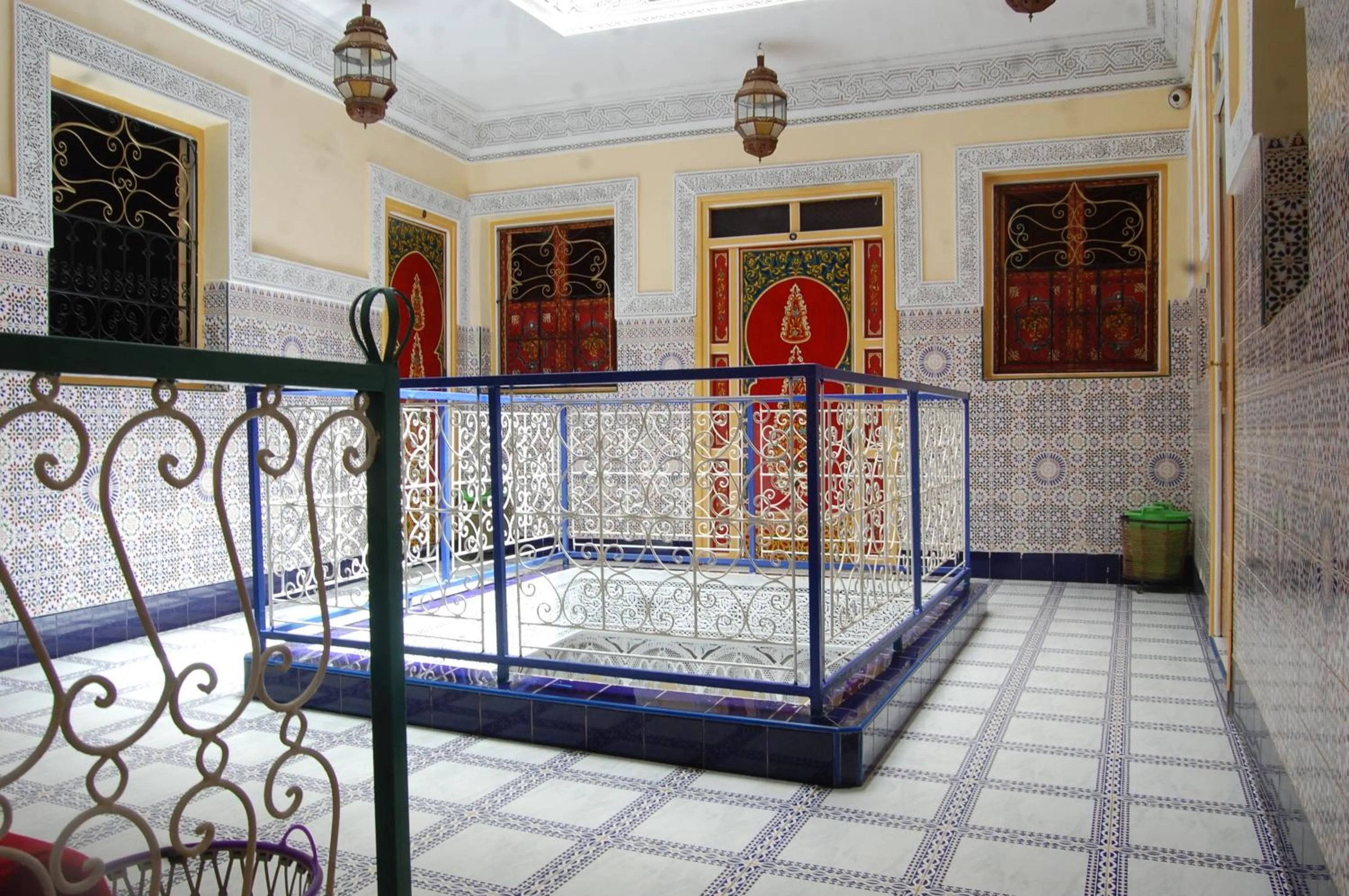 Property building in Sindi Sud