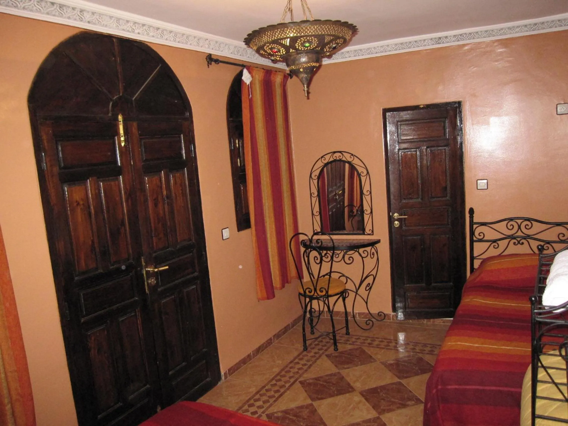 Bedroom, Bed in Sindi Sud