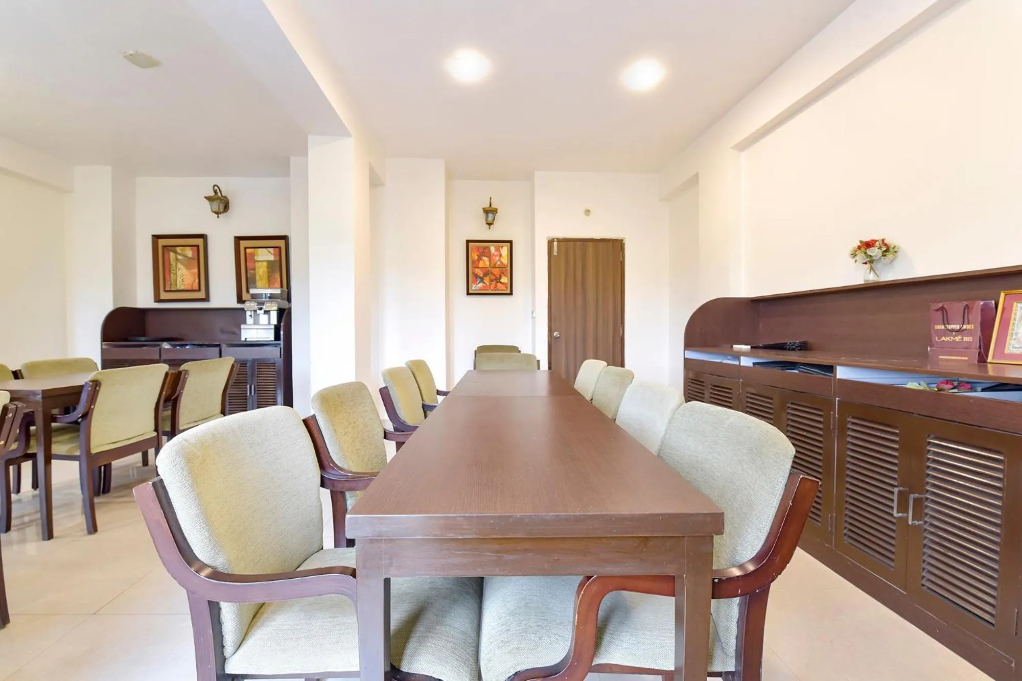 Dining area in FabHotel Shikha