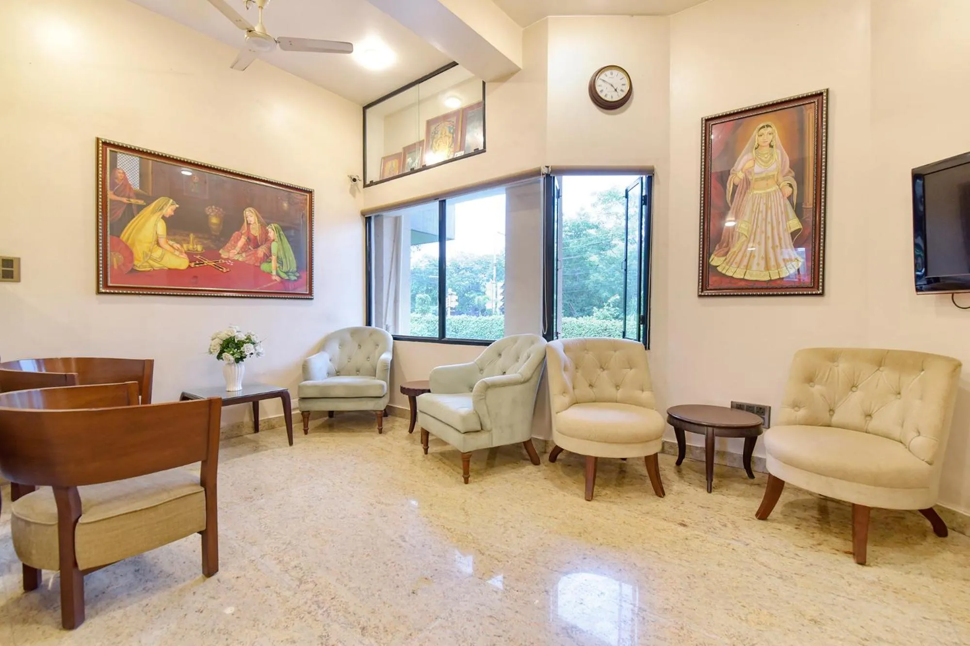 Seating area in FabHotel Shikha