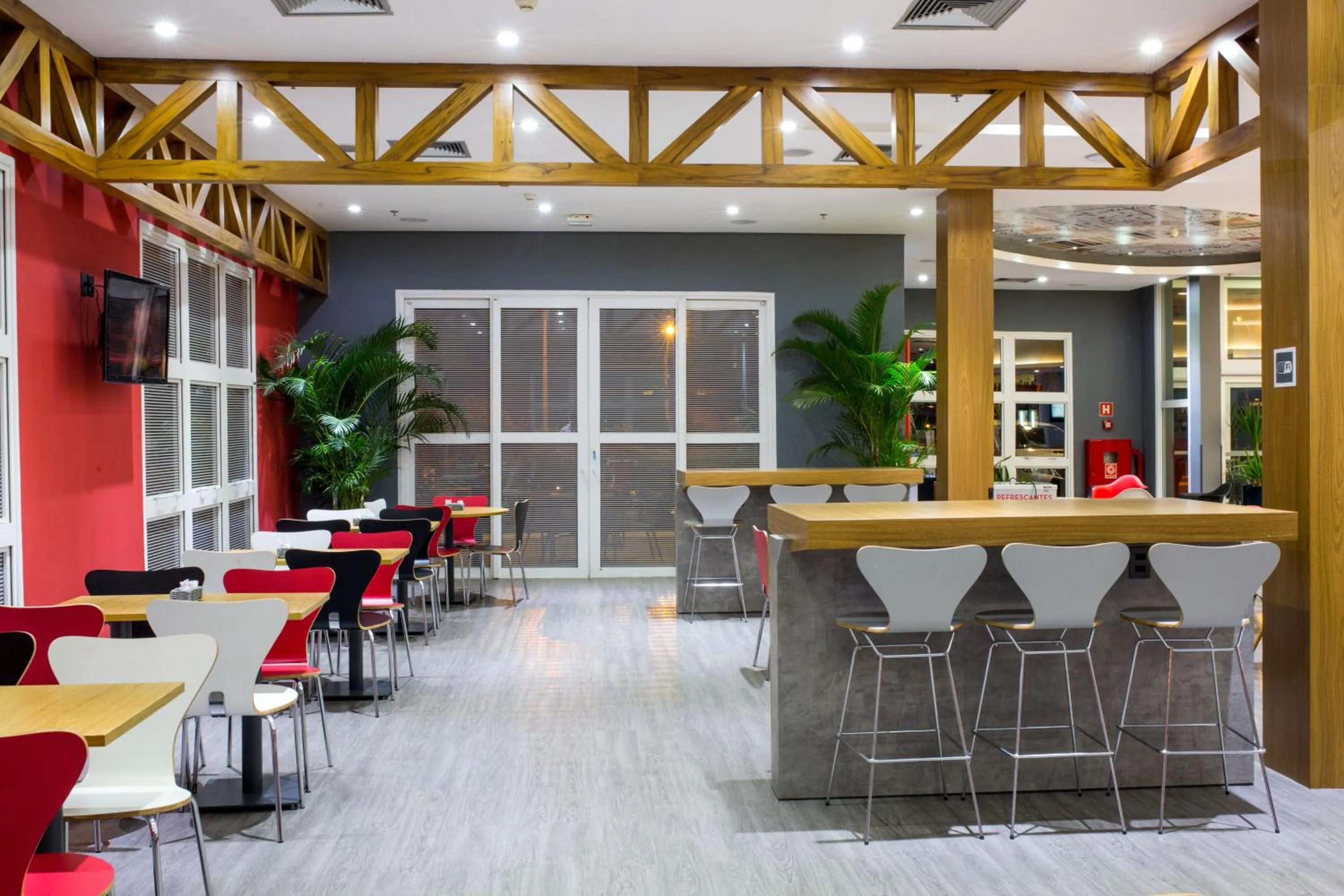 Restaurant/places to eat in ibis Araçatuba