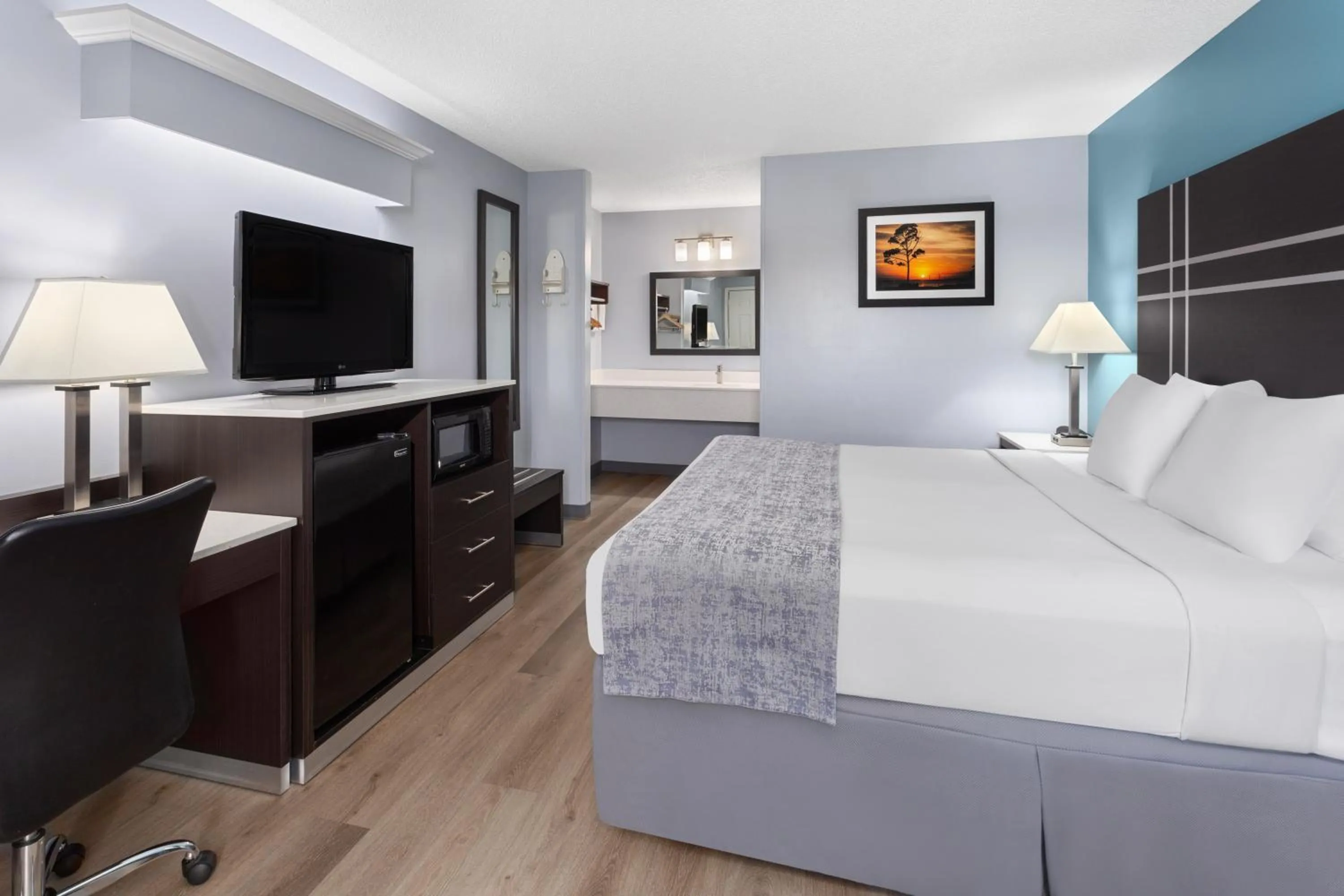 Bed in Baymont by Wyndham Brunswick GA