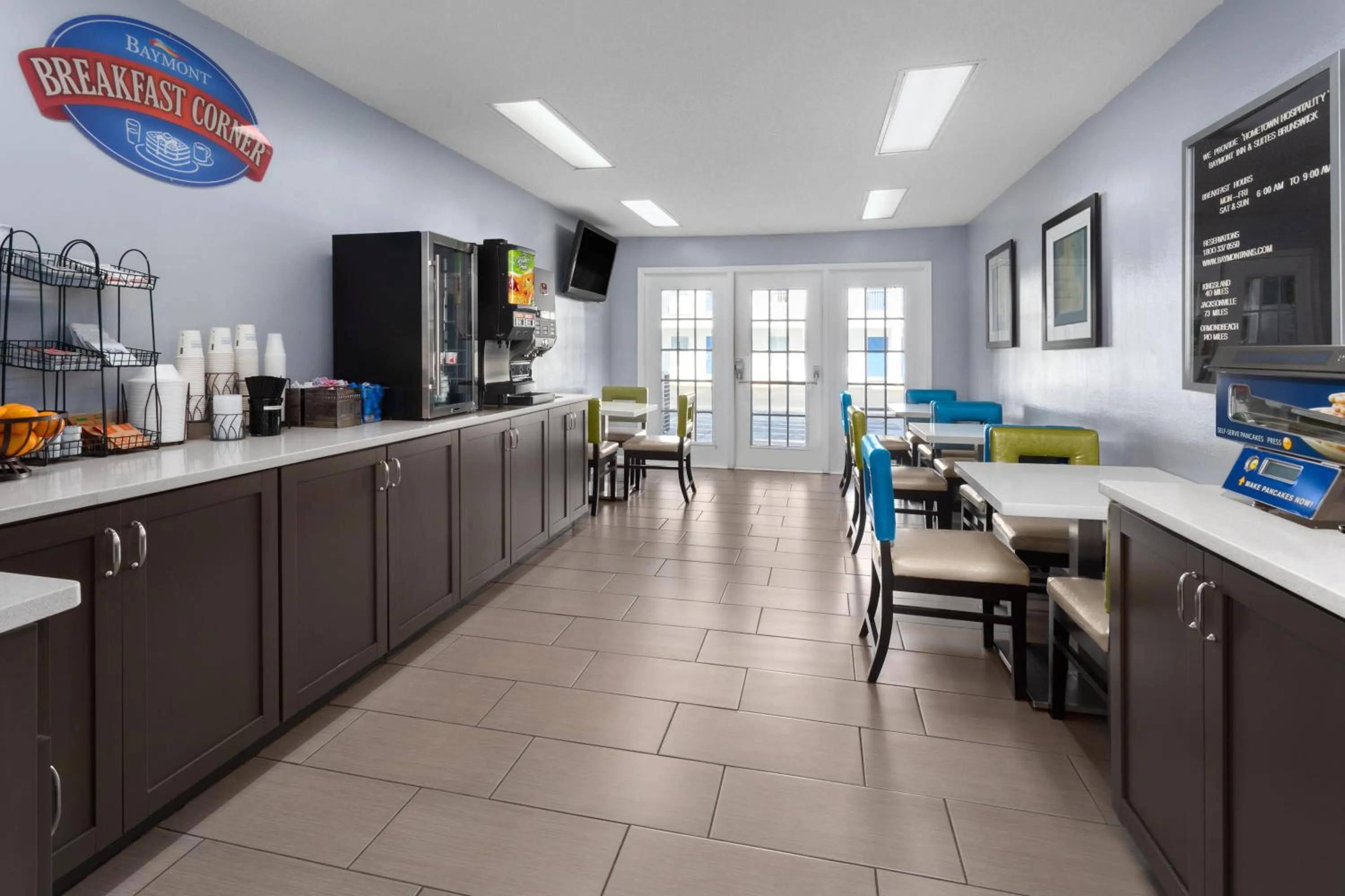 Coffee/tea facilities in Baymont by Wyndham Brunswick GA