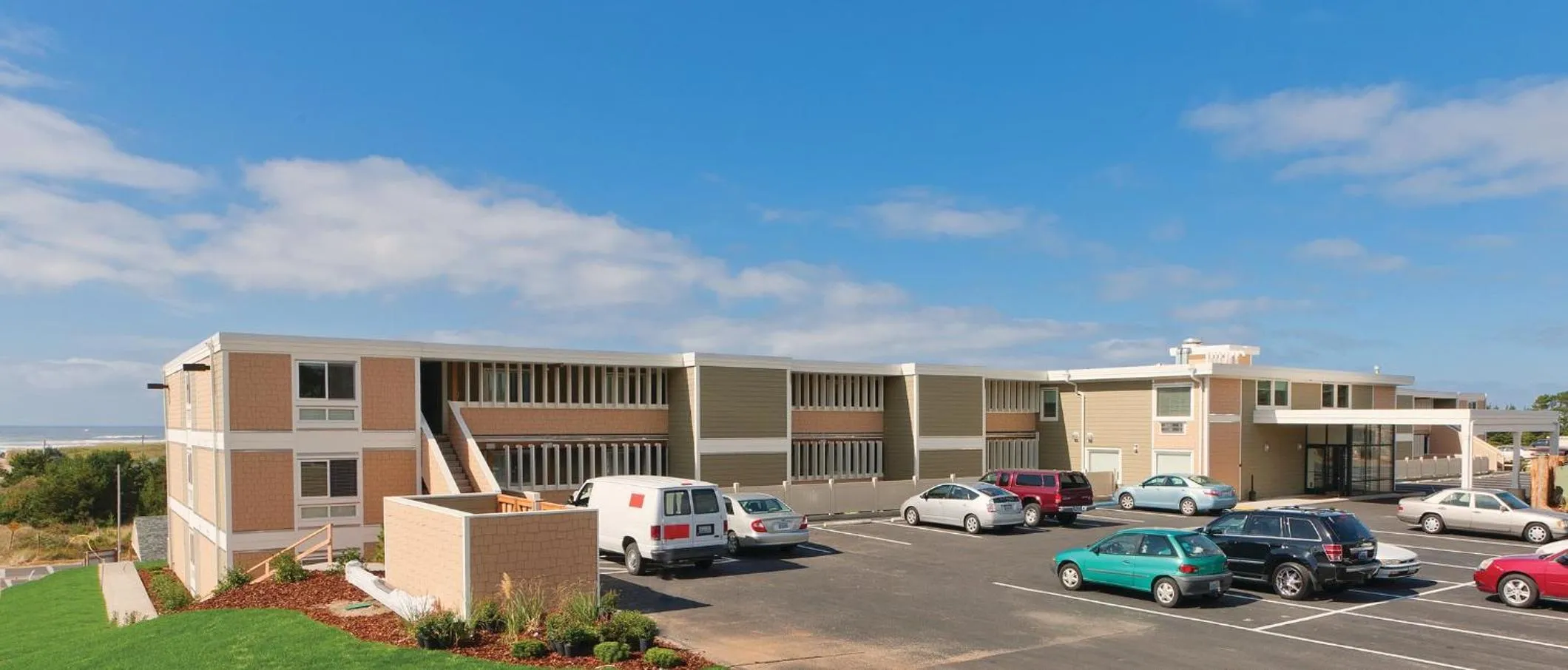 Property building in WorldMark Surfside Inn