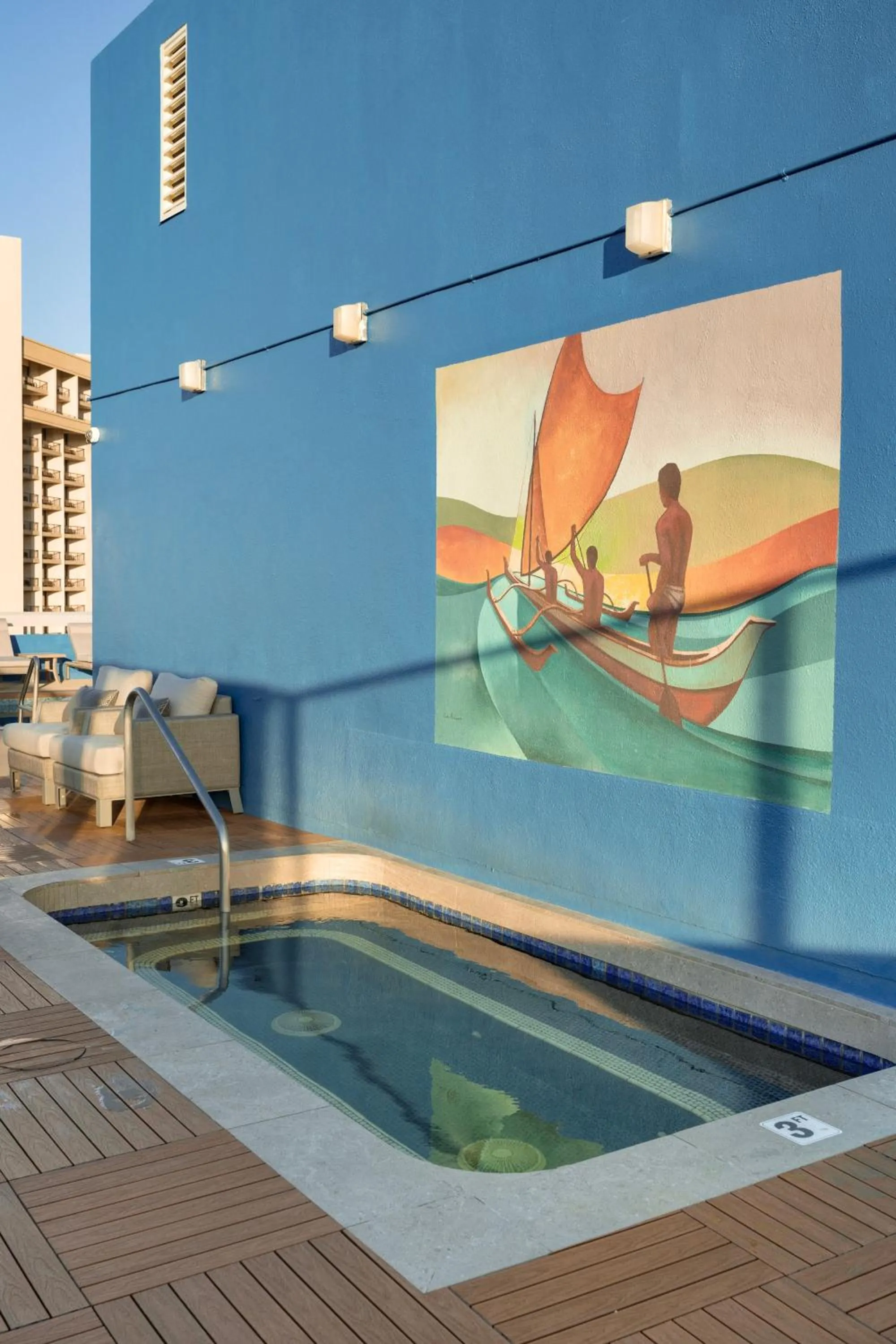 Hot Tub in Pacific Monarch Hotel