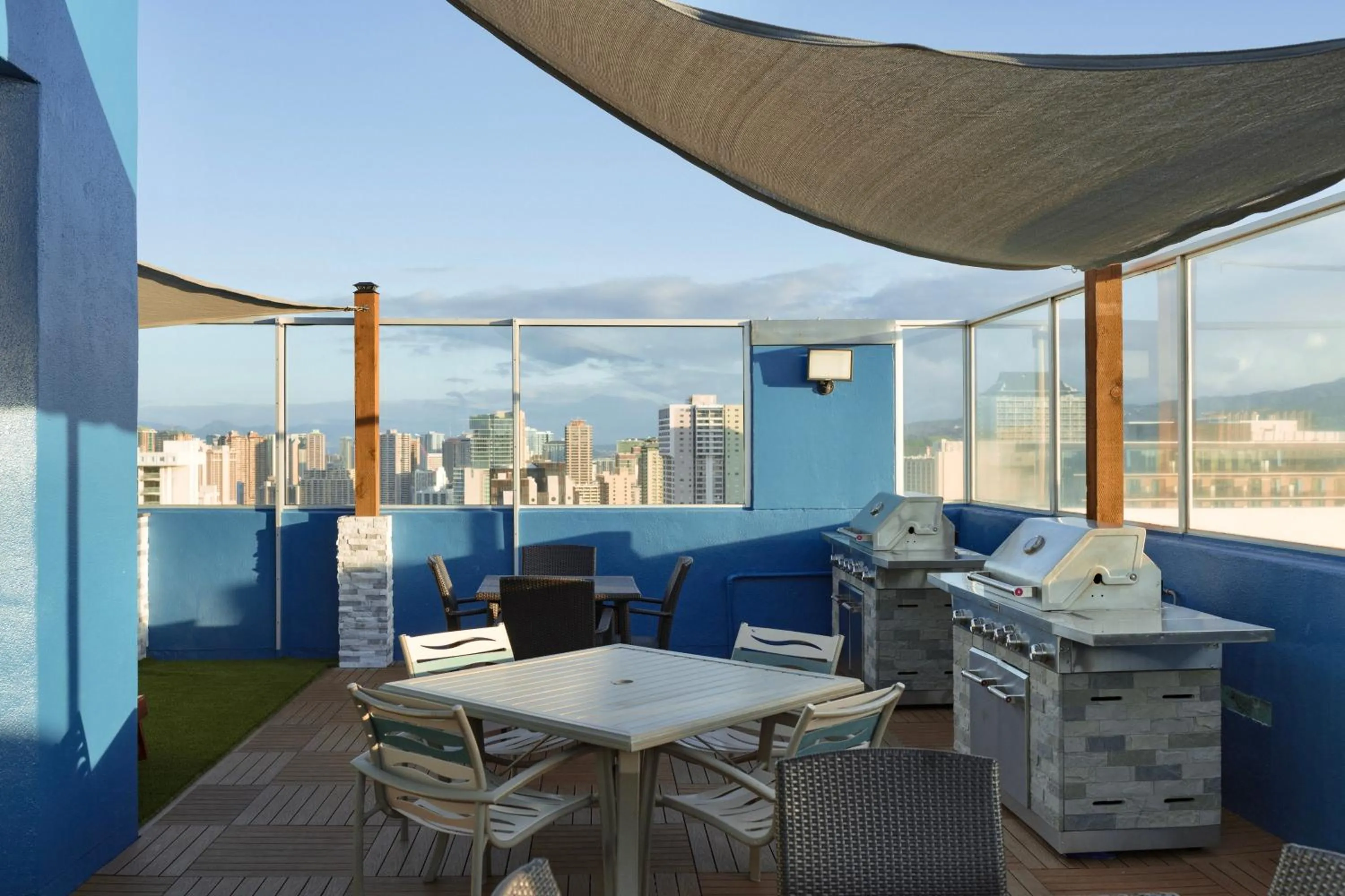 BBQ facilities in Pacific Monarch Hotel