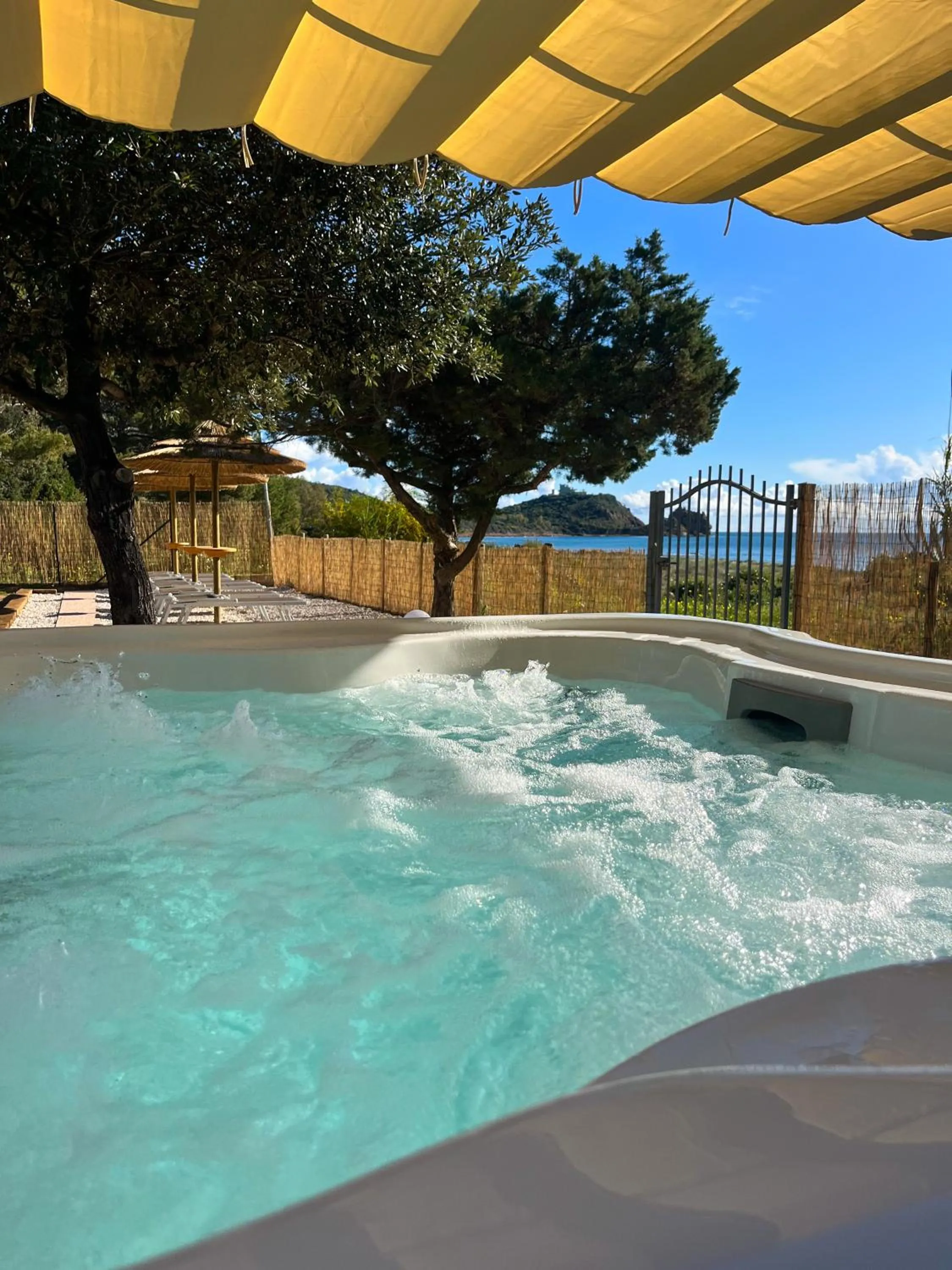 Hot Tub in Suites Voce del Mare