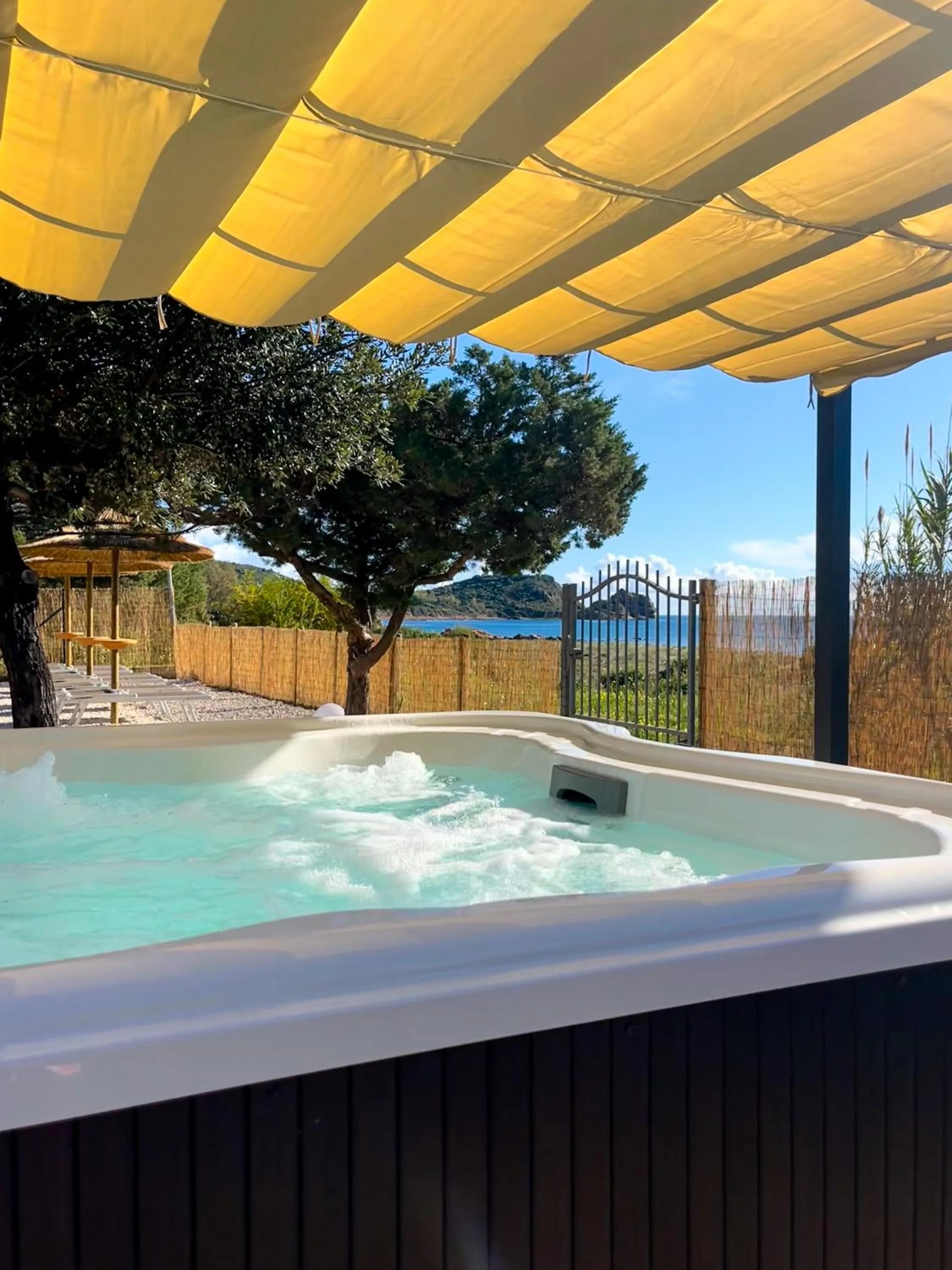 Hot Tub in Suites Voce del Mare