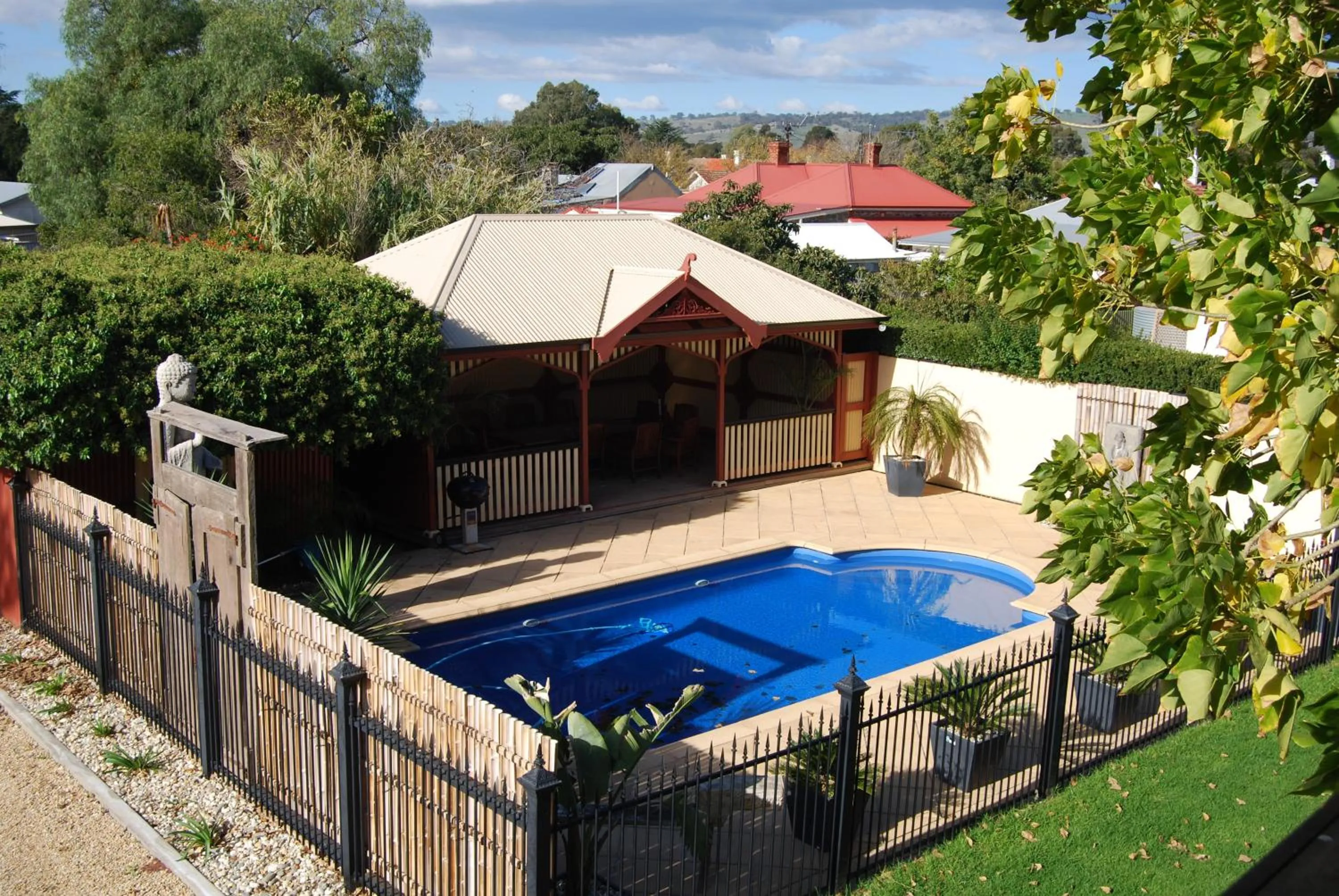 Swimming pool in Barossa Valley Apartments