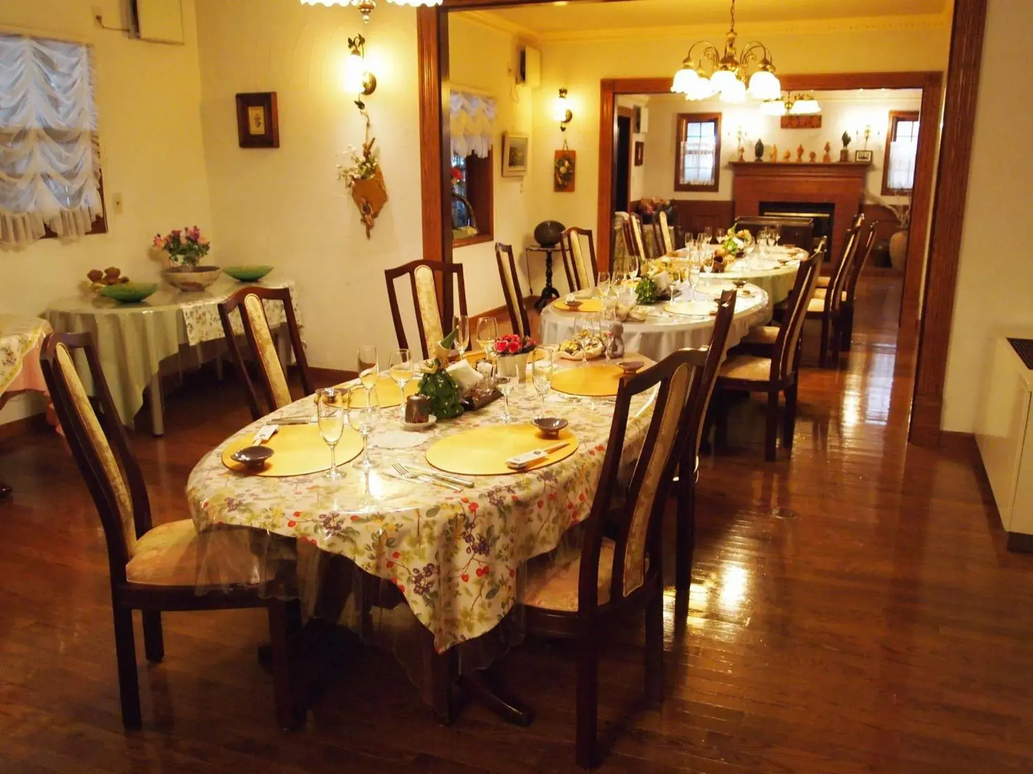 Restaurant/places to eat in Petit Hotel Corinthian Restaurant/places to eat in Petit Hotel Corinthian