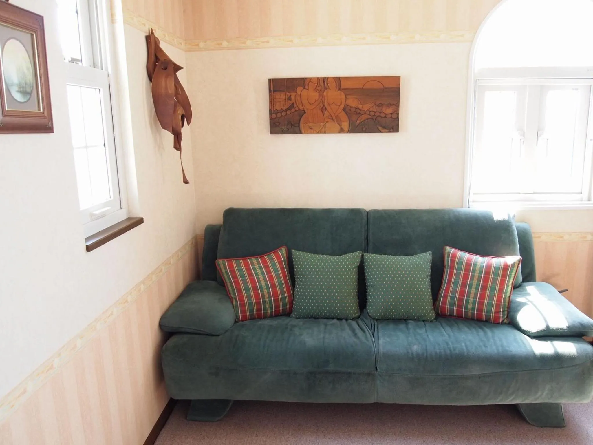 Communal lounge/ TV room in Petit Hotel Corinthian