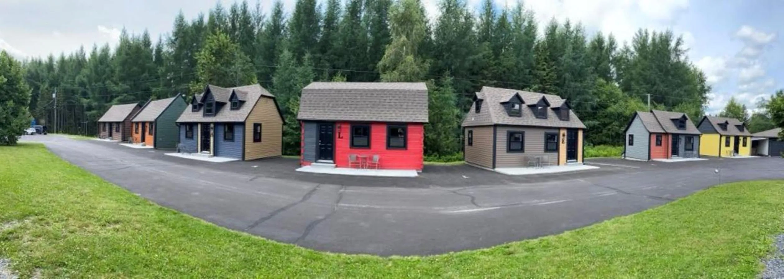 Property building in Auberge MicKy Inc