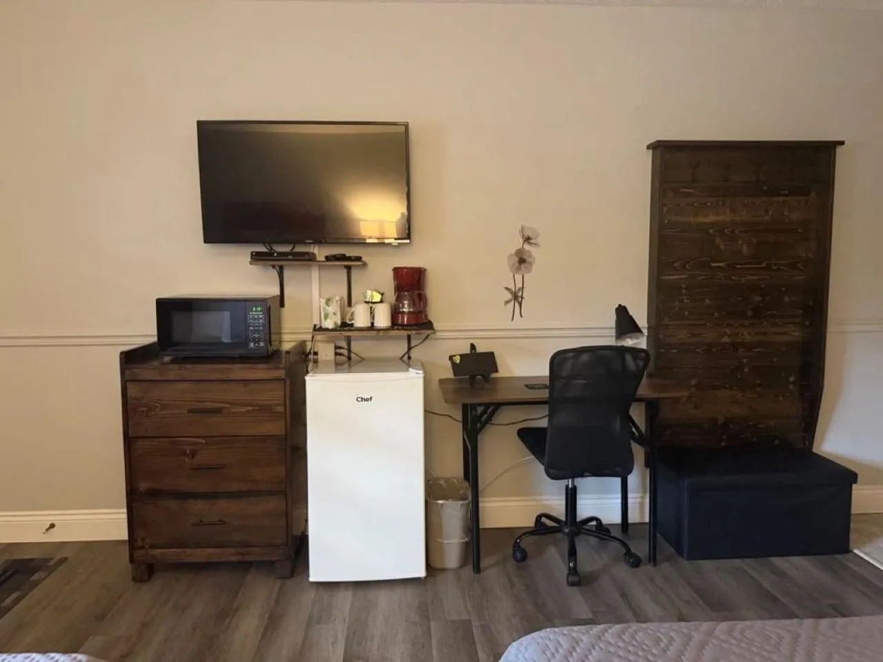 TV and multimedia in Auberge MicKy Inc