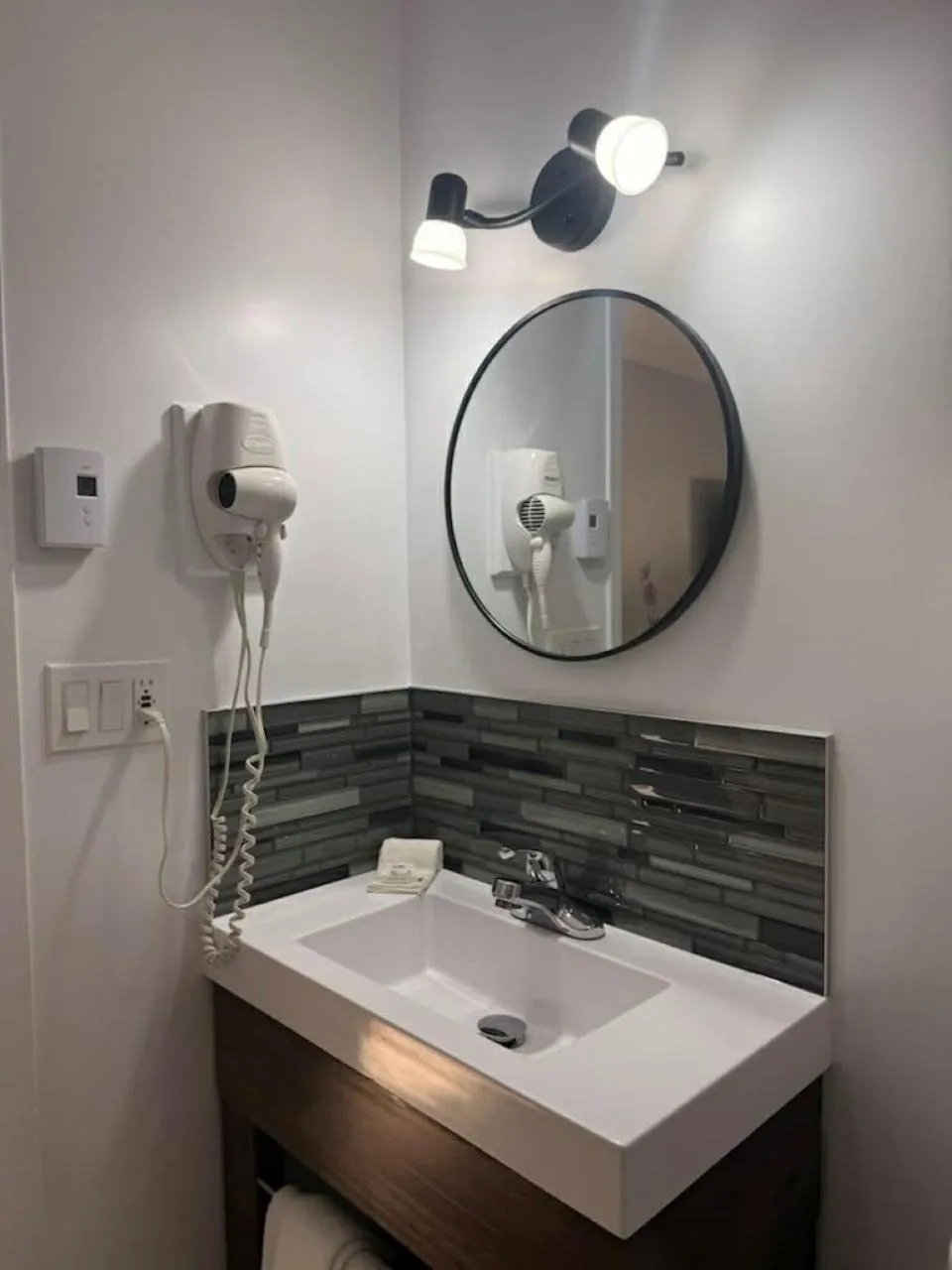 Bathroom in Auberge MicKy Inc