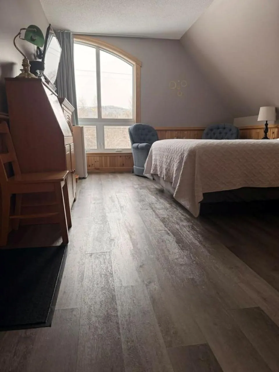 Bed in Auberge MicKy Inc