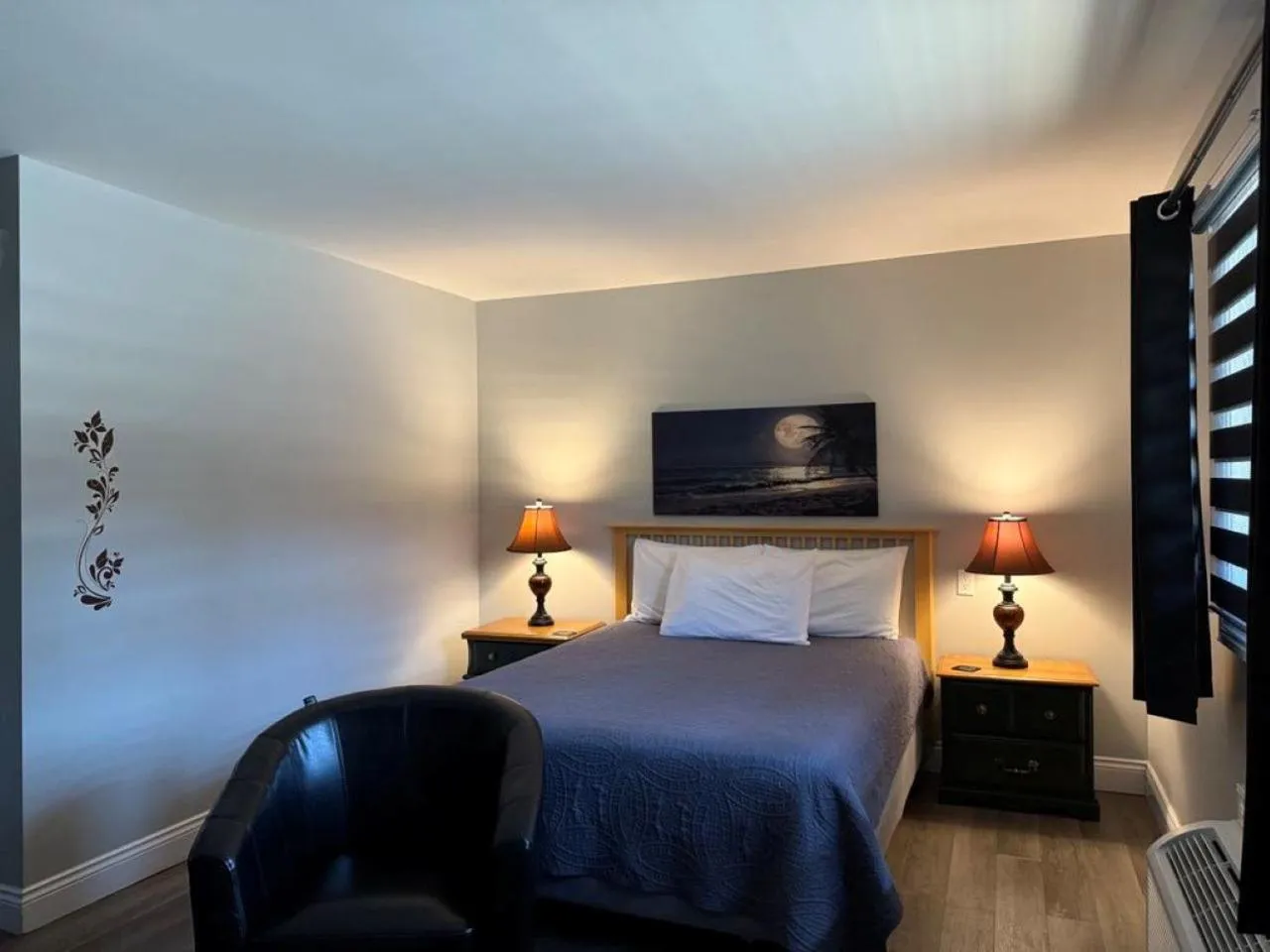 Bed in Auberge MicKy Inc