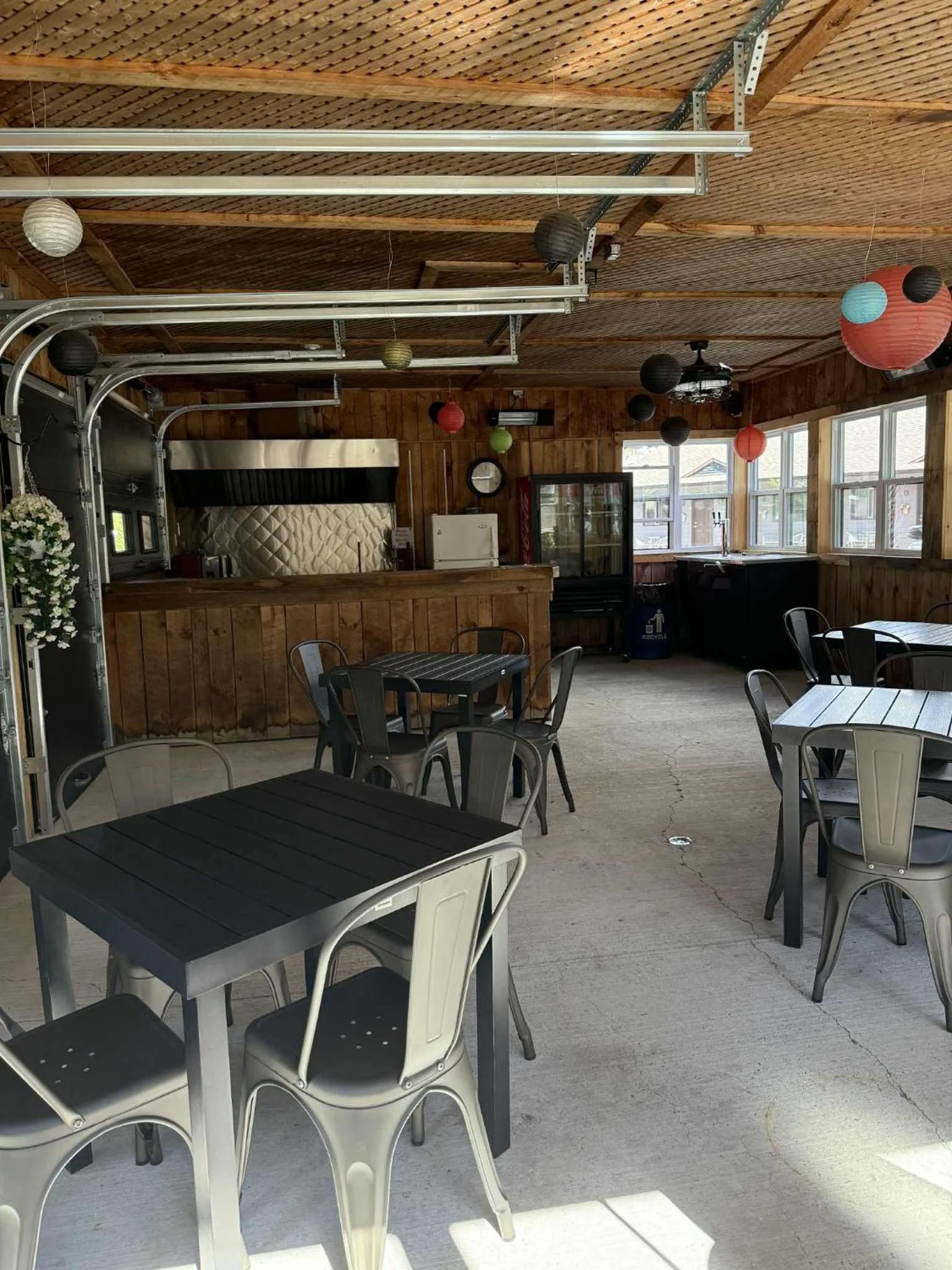 Property building in Auberge MicKy Inc