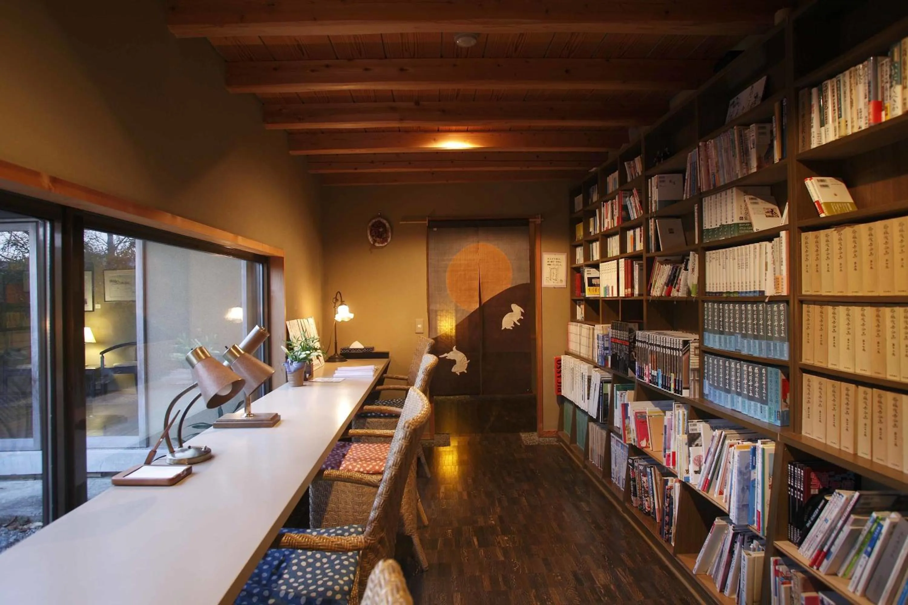 Library in Meigetsuso