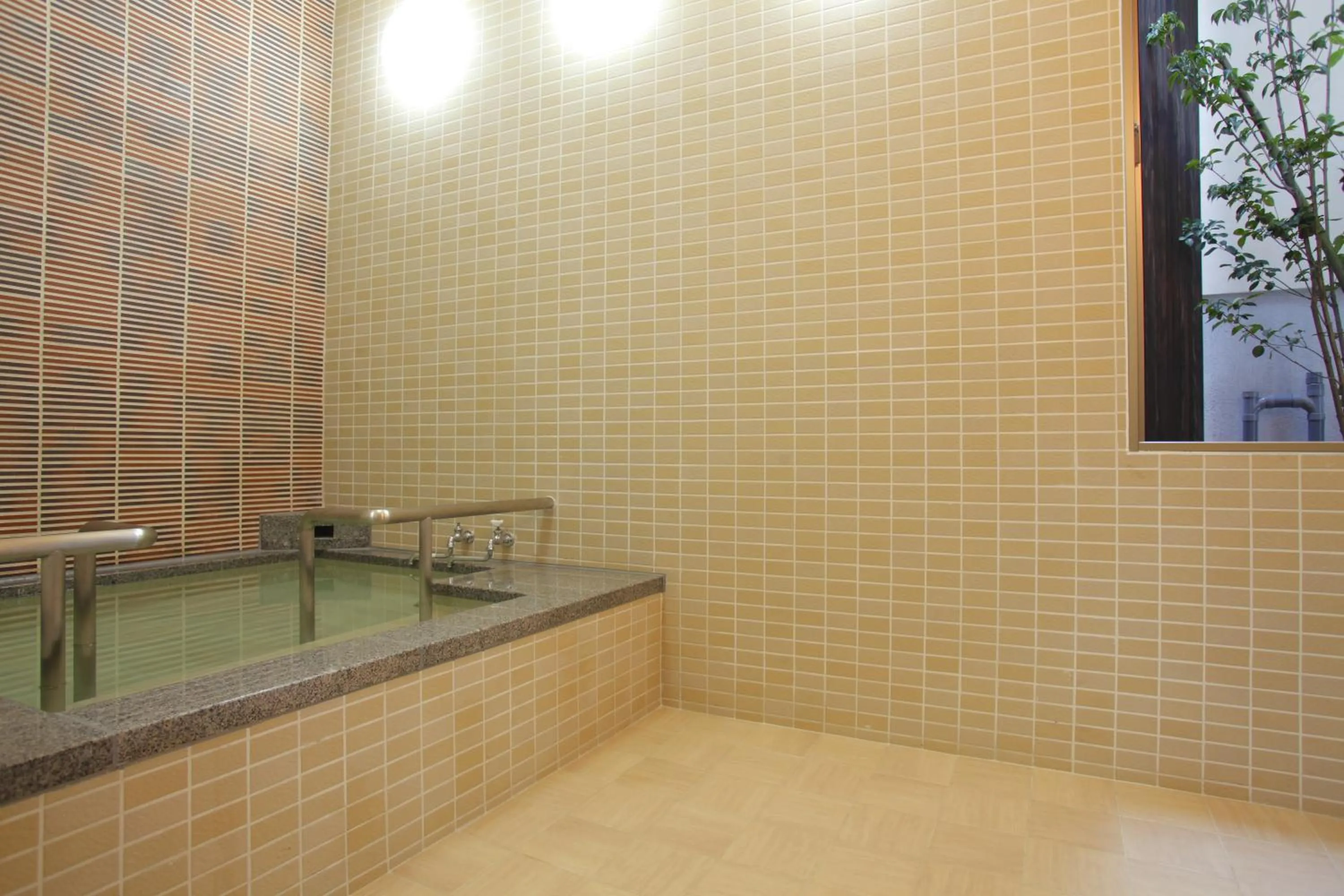 Hot Spring Bath in Arimakan