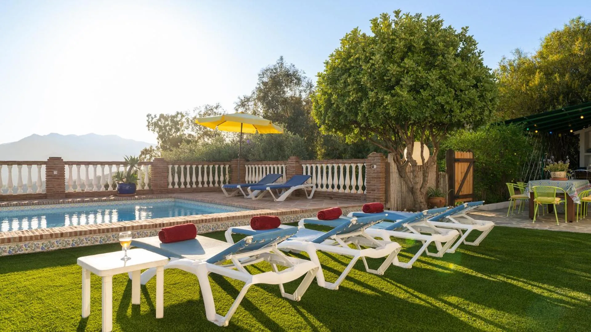 Swimming pool in Villa Buhardilla by Casitas Select