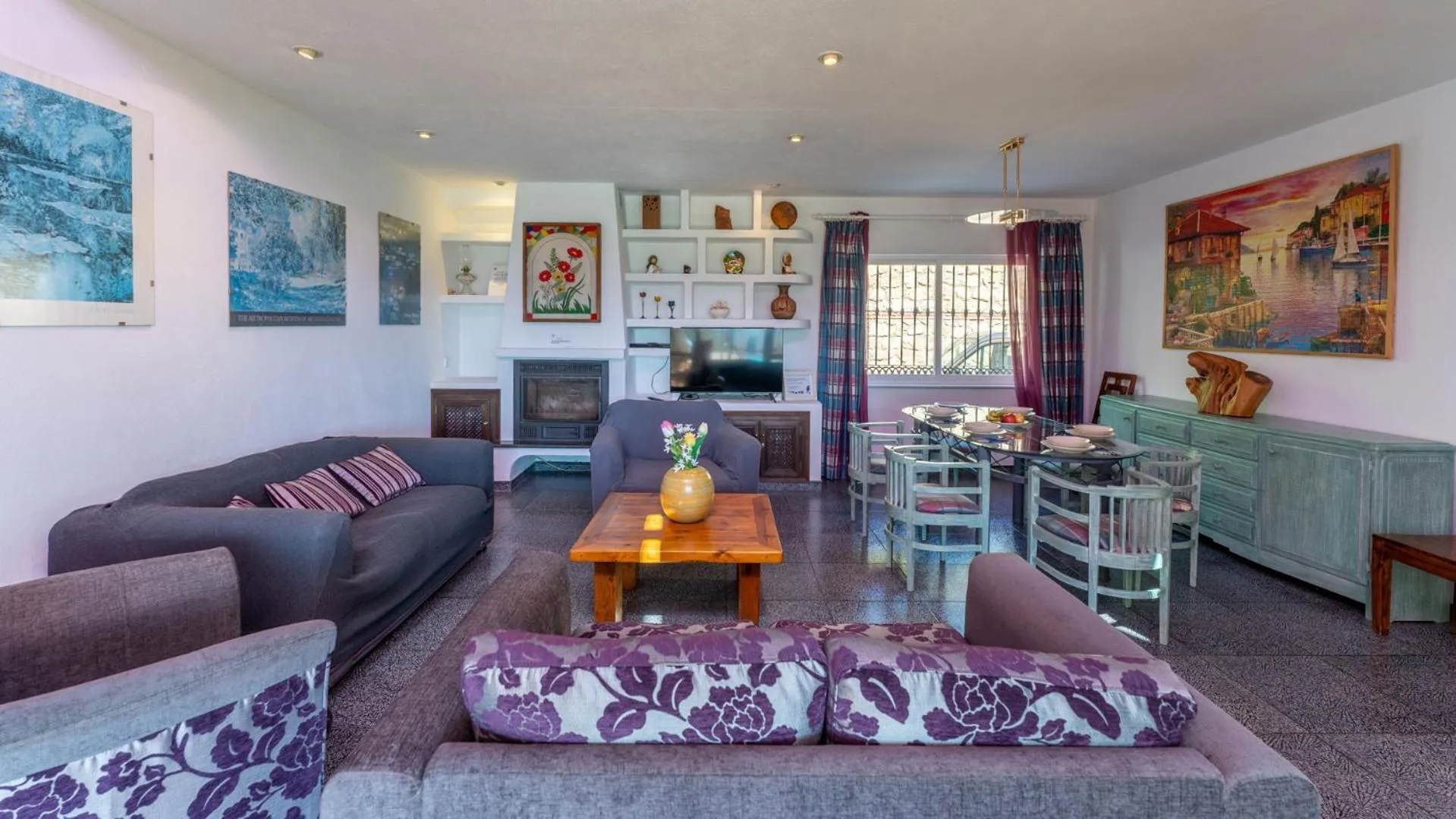 Dining area in Villa Buhardilla by Casitas Select