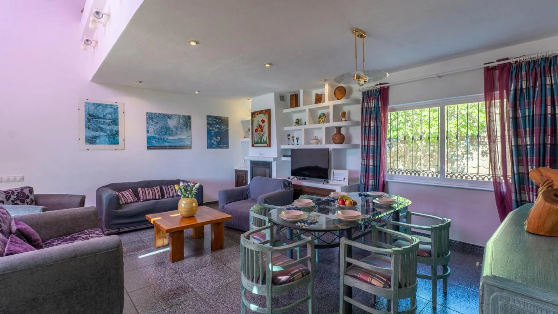 Dining area in Villa Buhardilla by Casitas Select