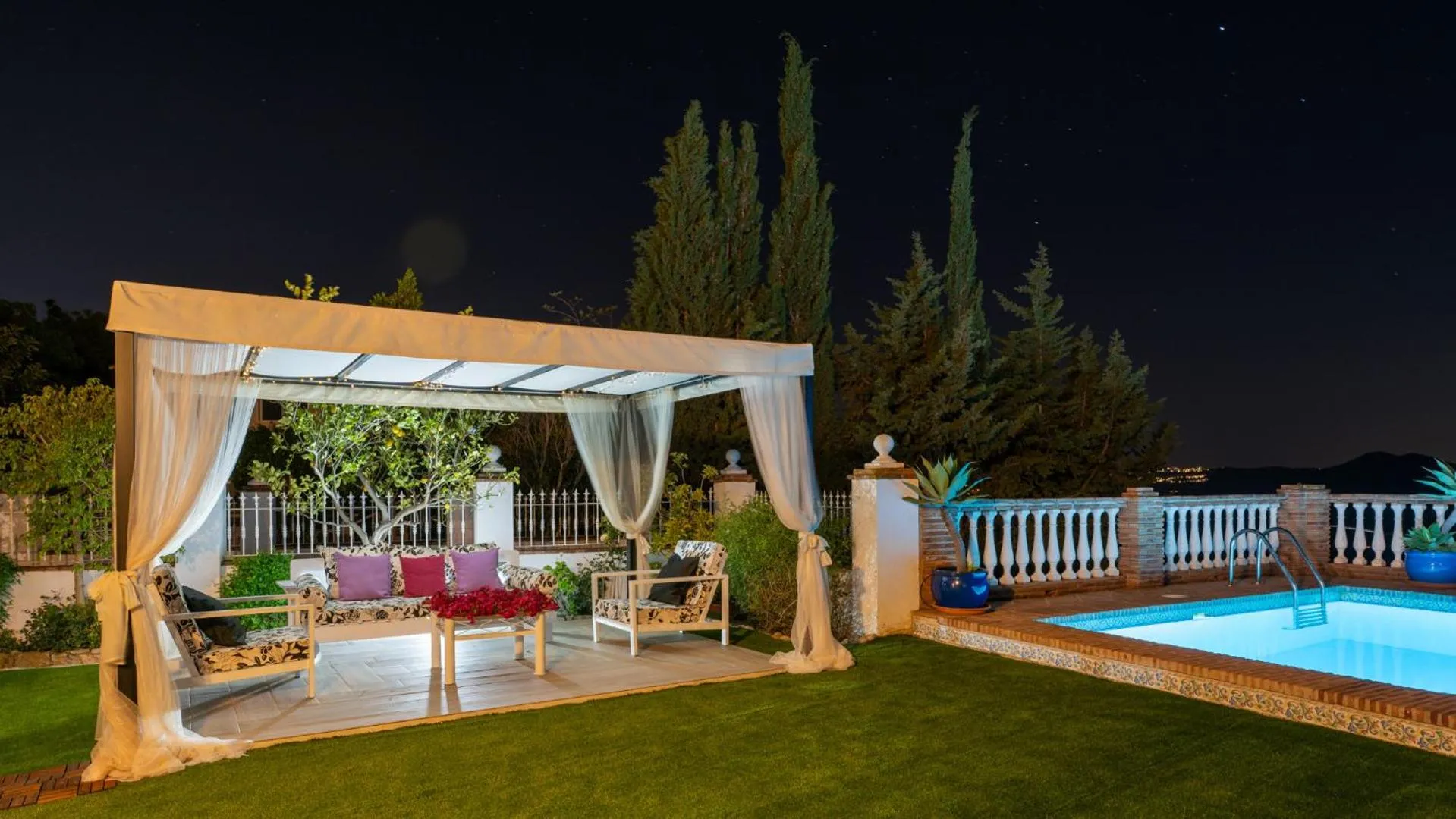 Off site in Villa Buhardilla by Casitas Select