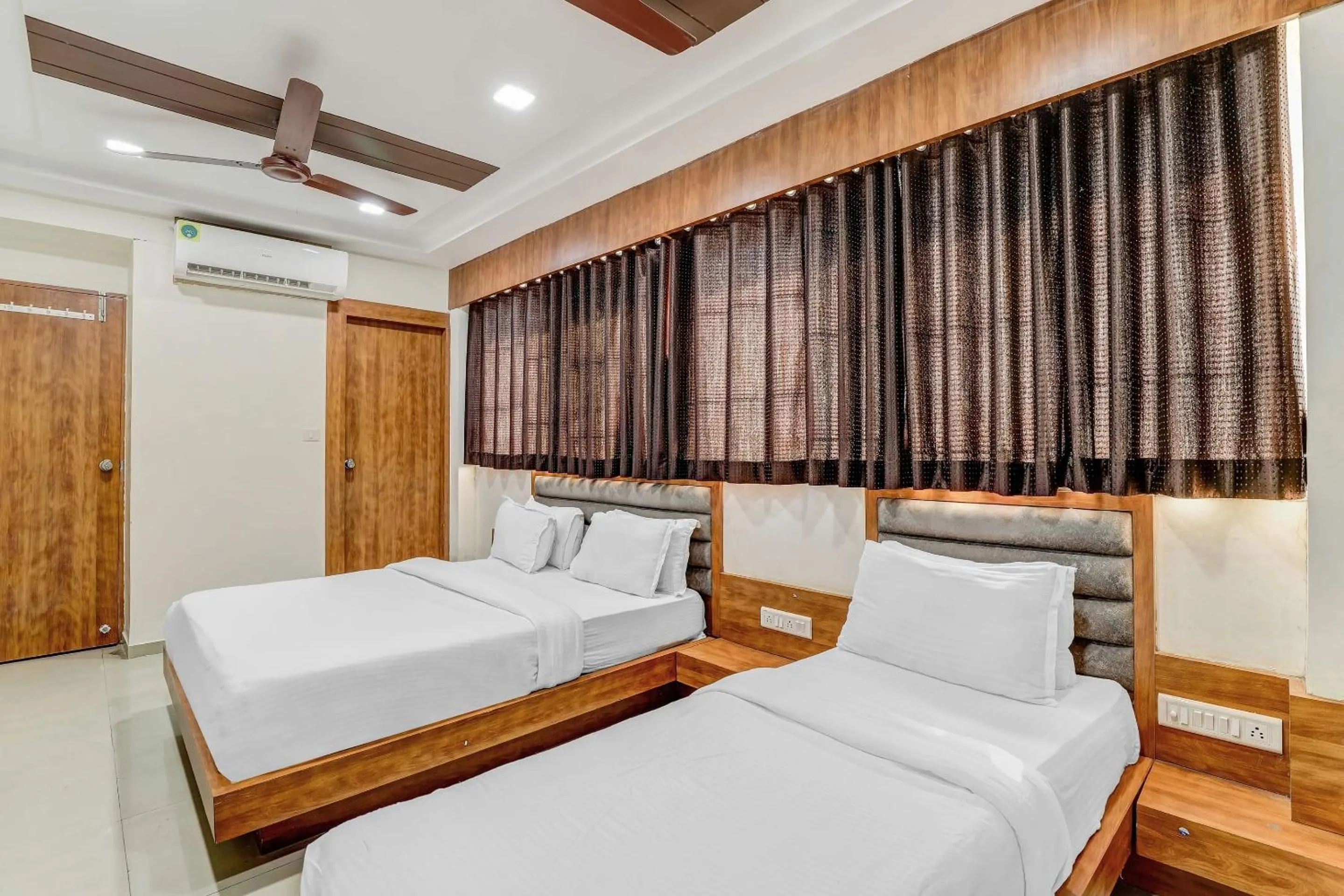 Bedroom, Bed in Hotel O Maple view