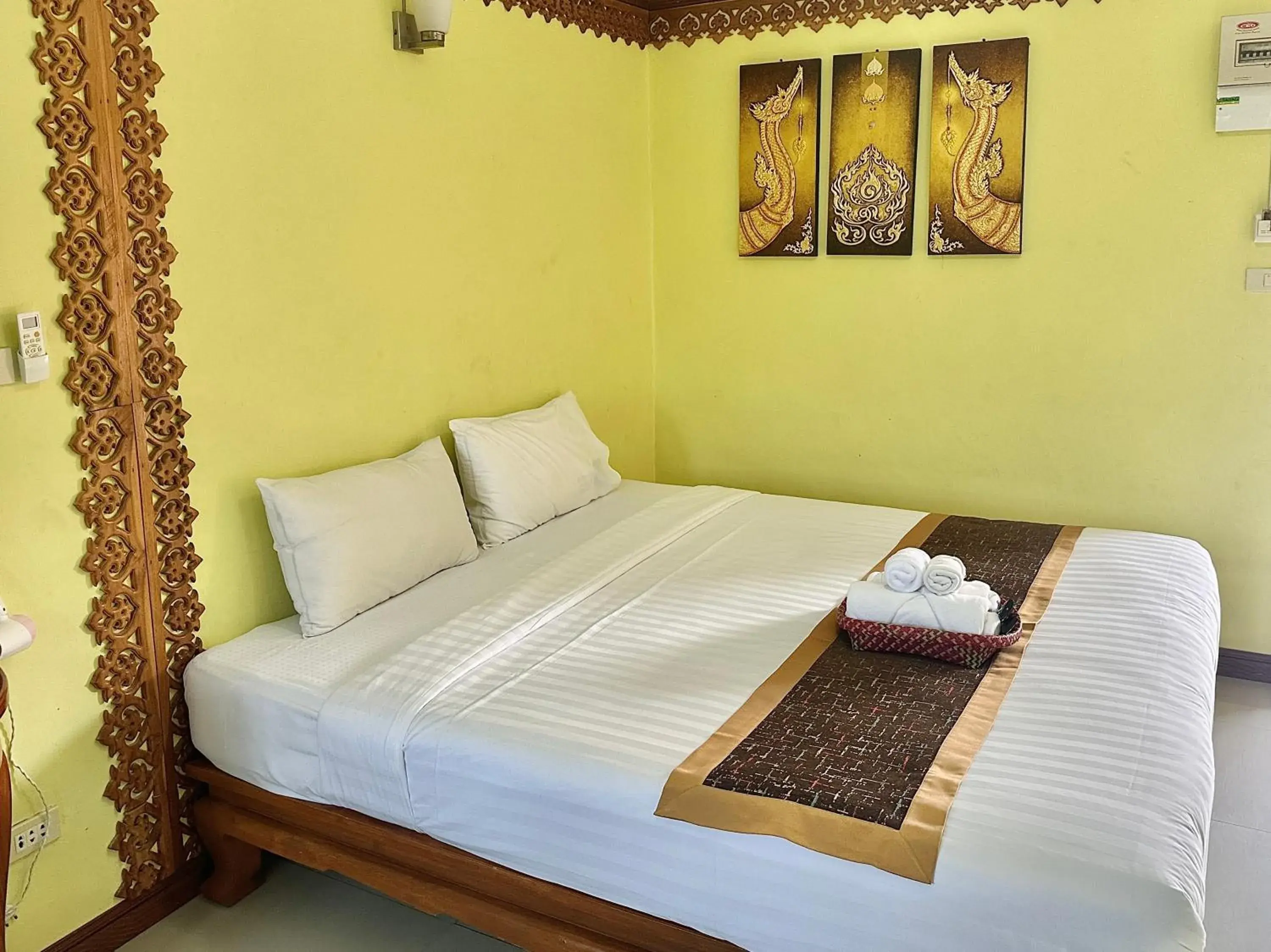 Bed in Montri Resort Donmuang Bangkok Bed in Montri Resort Donmuang Bangkok