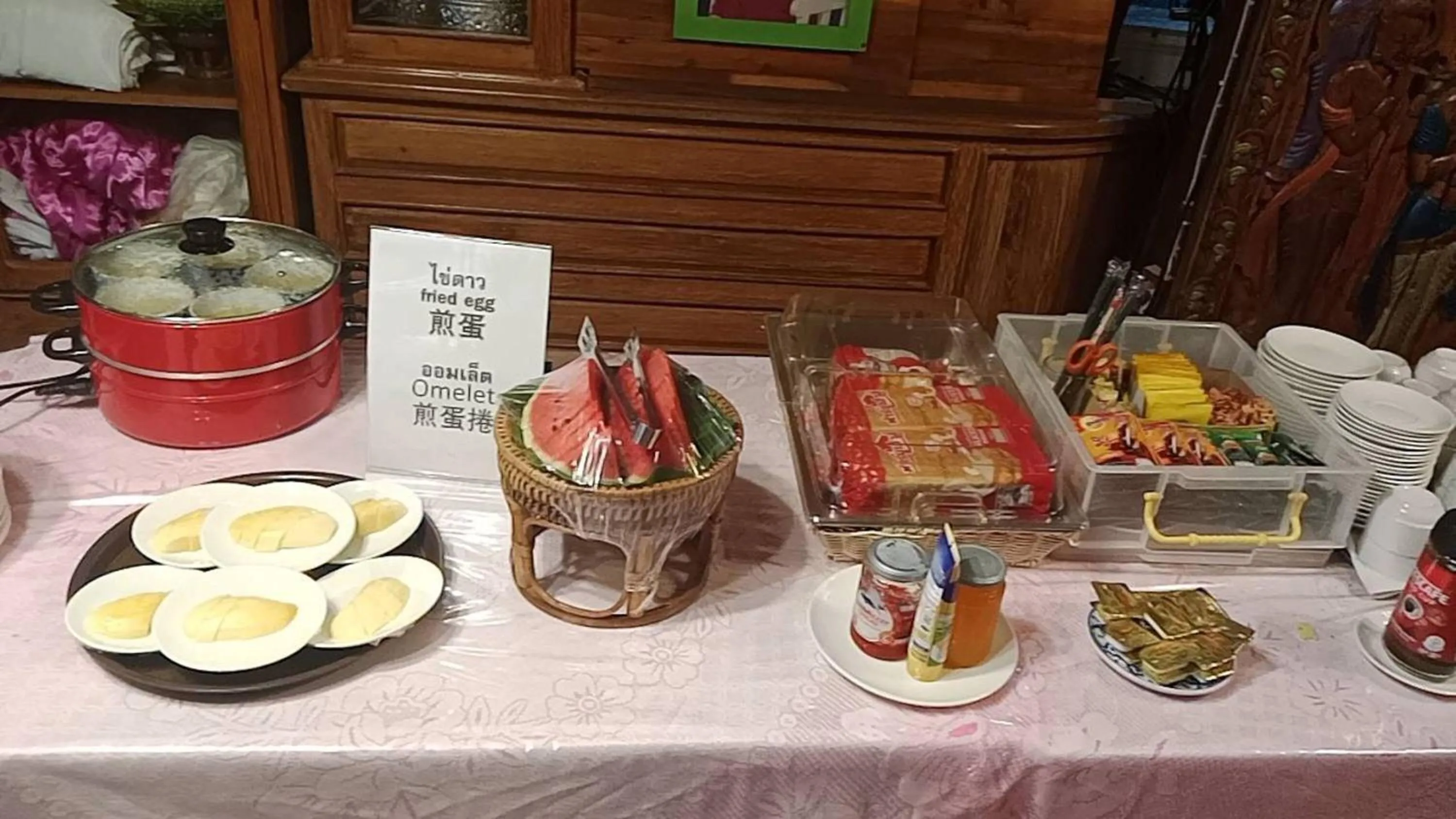 Food in Montri Resort Donmuang Bangkok