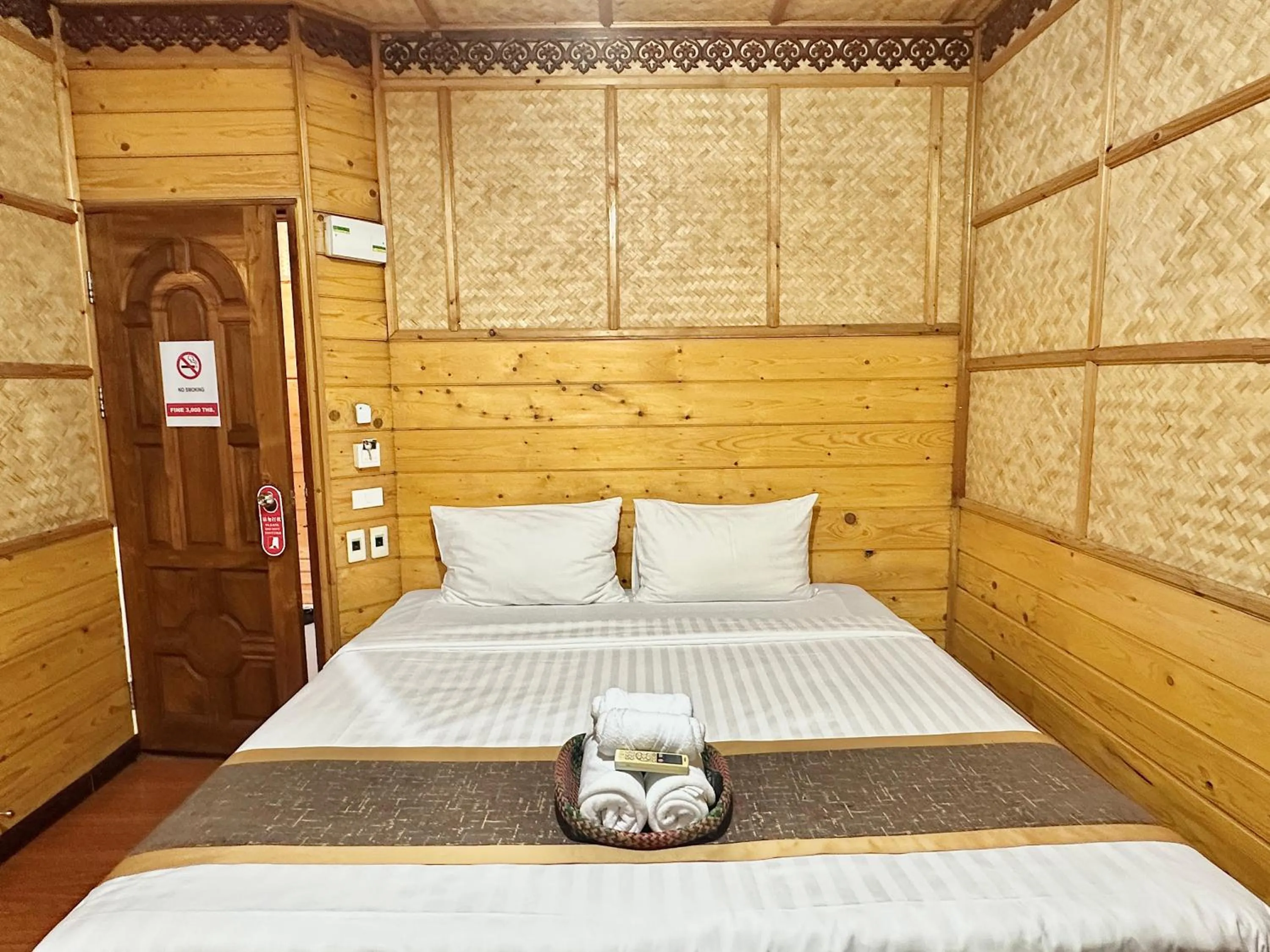 Bed in Montri Resort Donmuang Bangkok