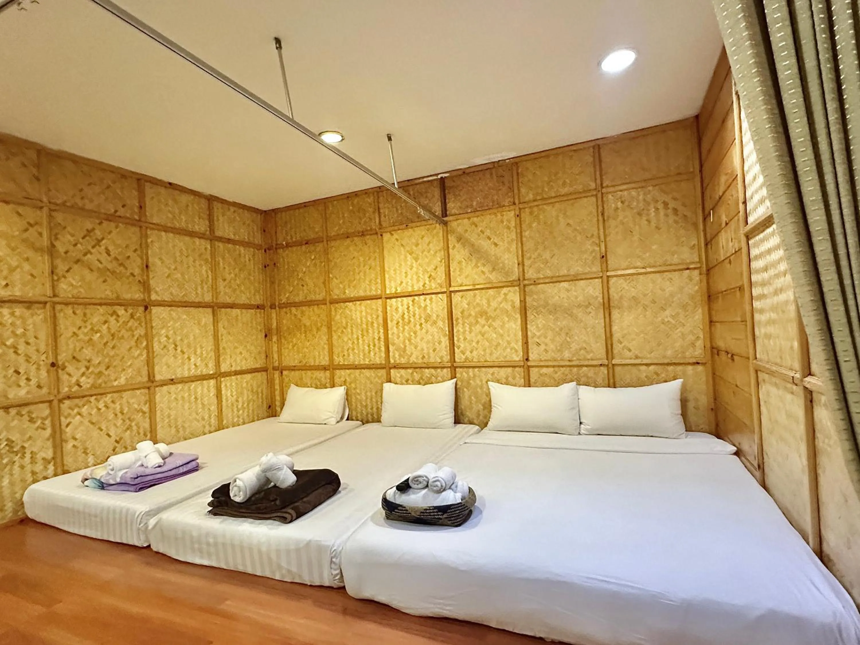 Bed in Montri Resort Donmuang Bangkok